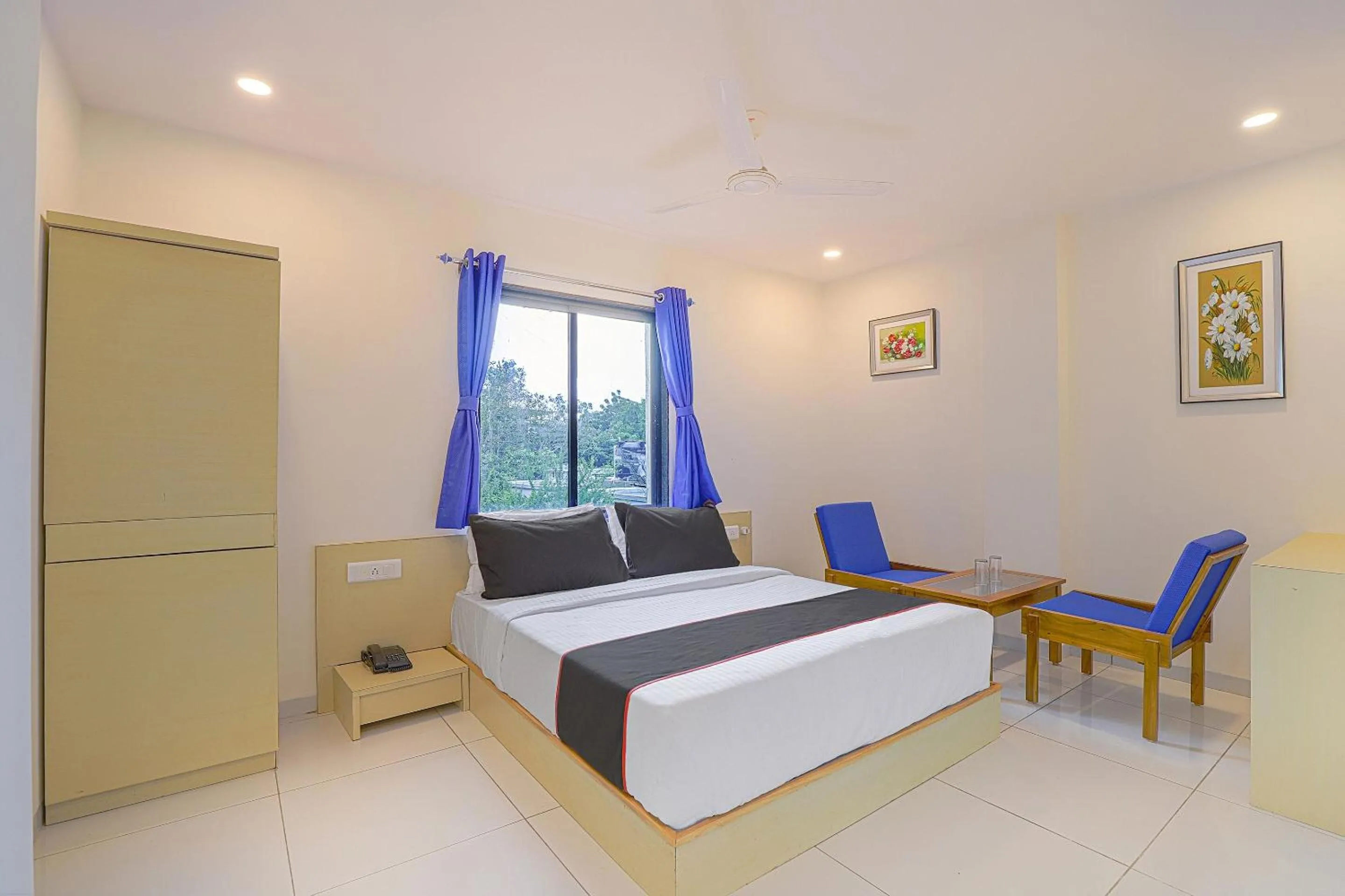 Bedroom in Super Hotel O La Veera