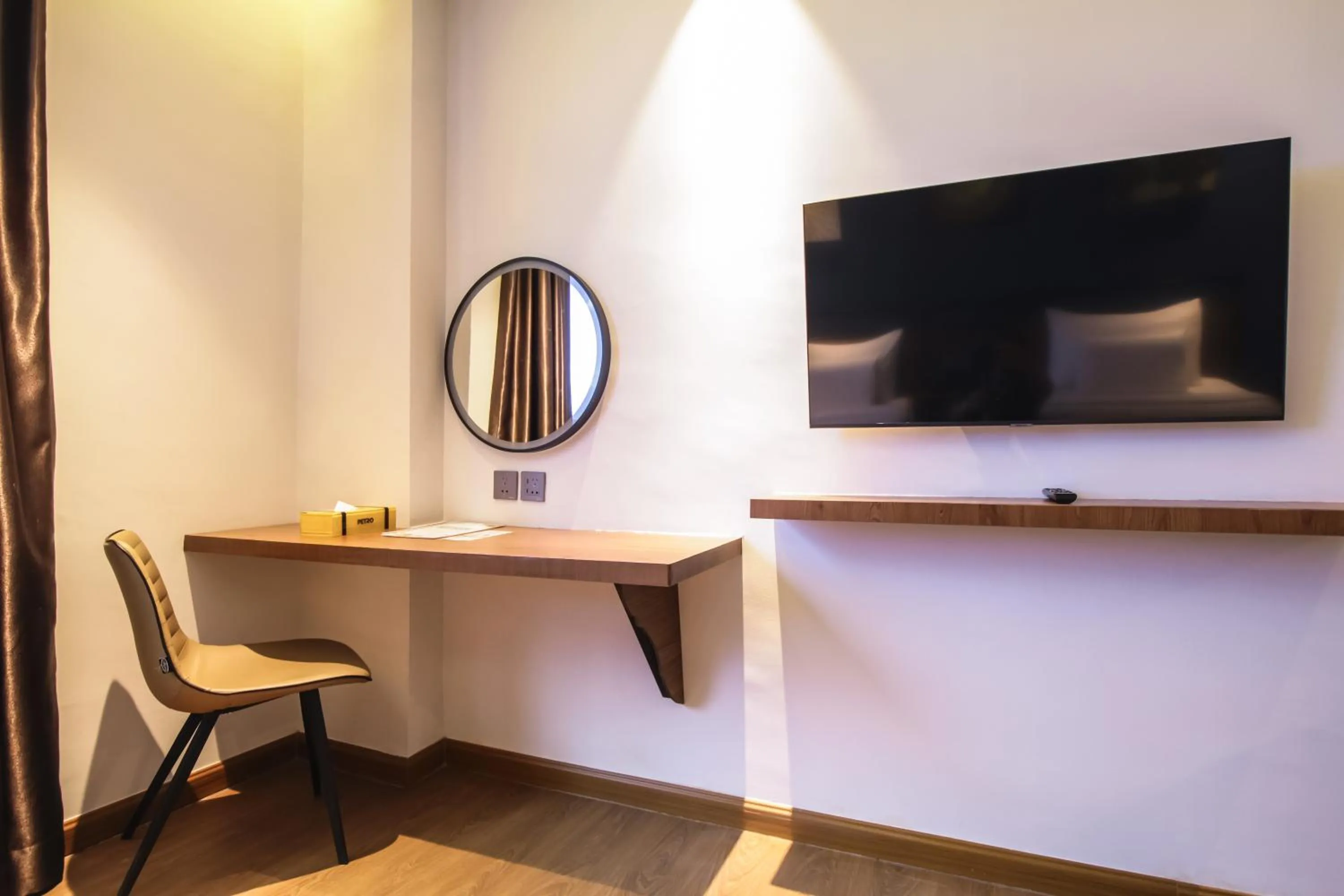 TV and multimedia in Parkside Gayo Petro Hotel Takengon