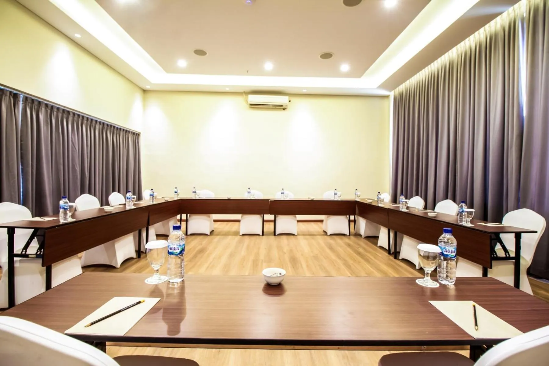 Meeting/conference room in Parkside Gayo Petro Hotel Takengon