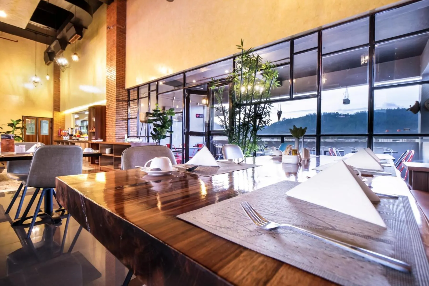 Restaurant/places to eat in Parkside Gayo Petro Hotel Takengon