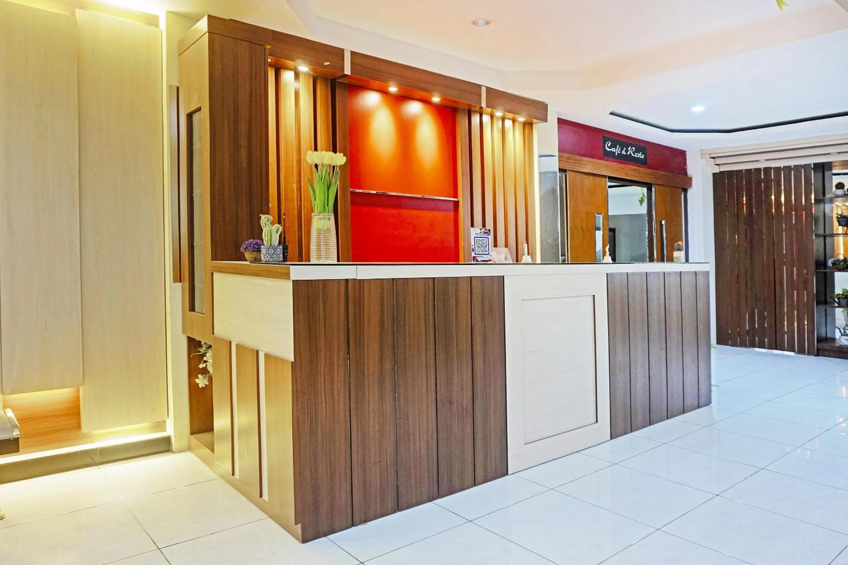 Lobby or reception in COLLECTION O 91331 Hotel Grand Saota Soppeng