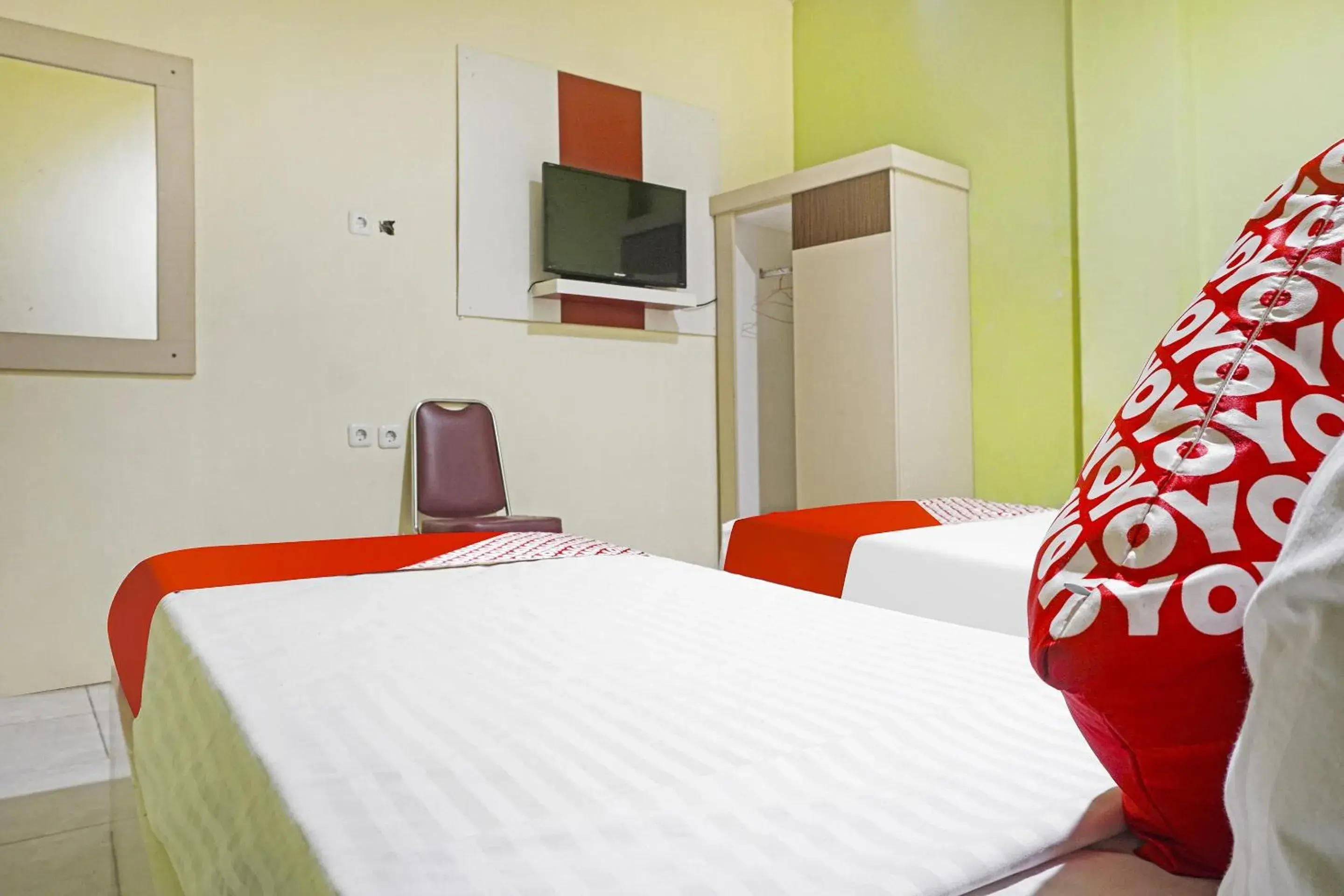 Bedroom, Bed in COLLECTION O 91331 Hotel Grand Saota Soppeng Bedroom, Bed in COLLECTION O 91331 Hotel Grand Saota Soppeng