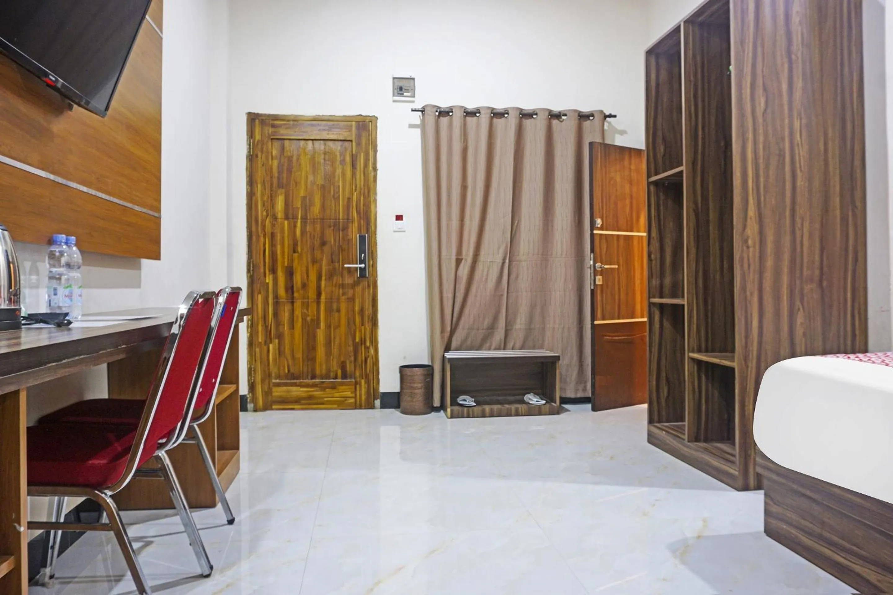 Bedroom in COLLECTION O 91331 Hotel Grand Saota Soppeng