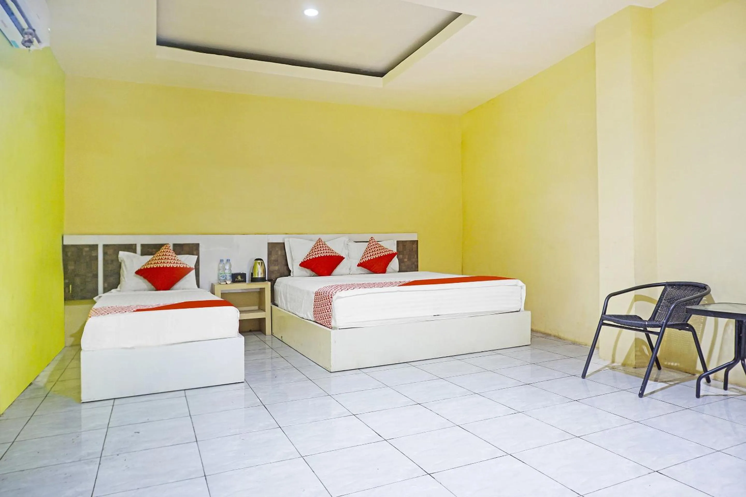 Bedroom in COLLECTION O 91331 Hotel Grand Saota Soppeng