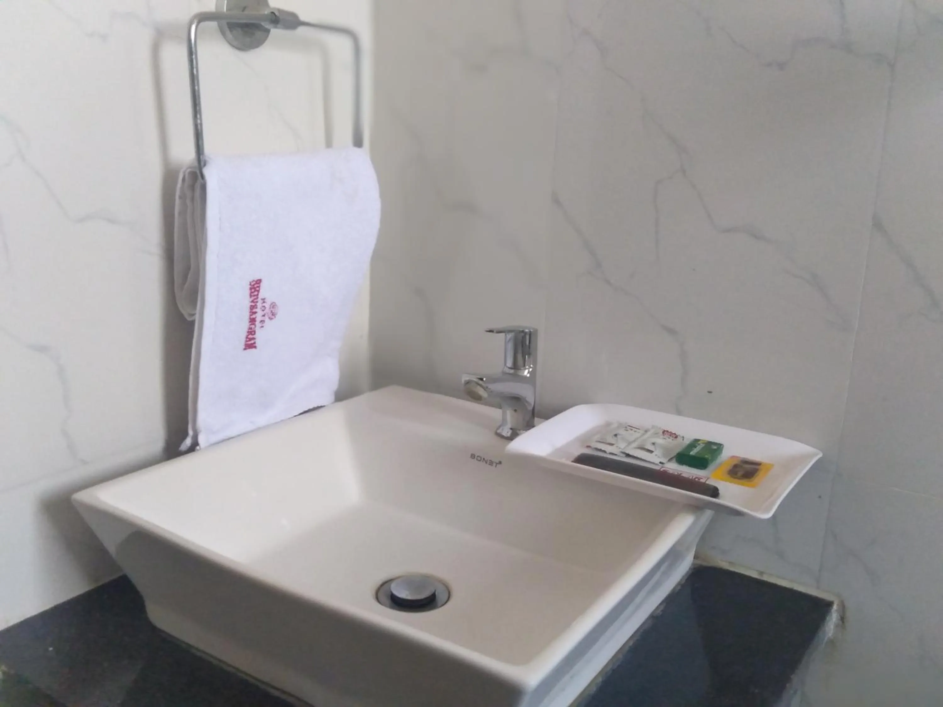 Toilet in Hotel Shiv Sangram