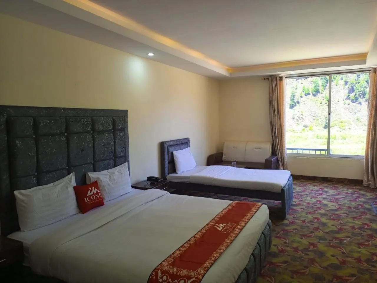 Bedroom, Bed in Iconic Hotel & Restaurant