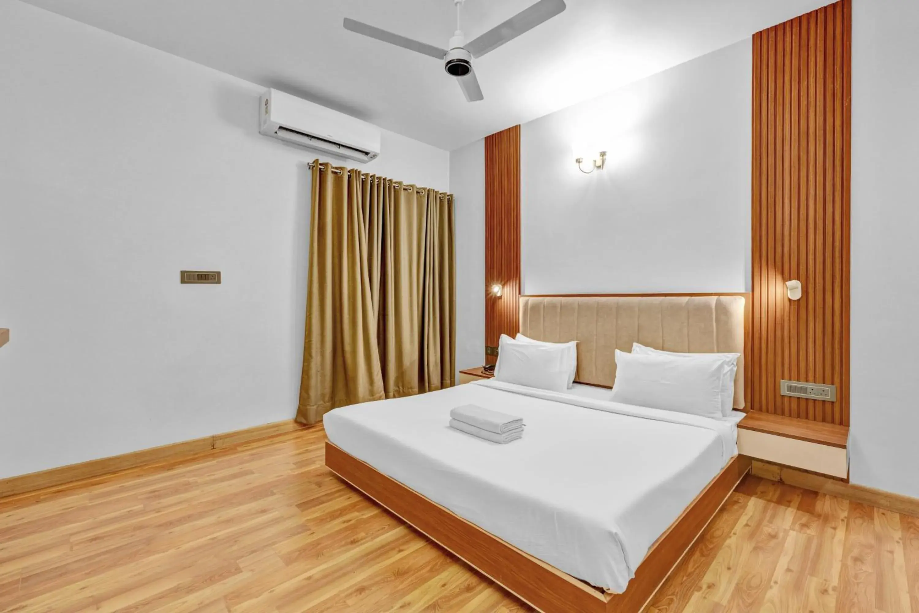 Bedroom, Bed in UPAR Hotels Indiranagar Bedroom, Bed in UPAR Hotels Indiranagar
