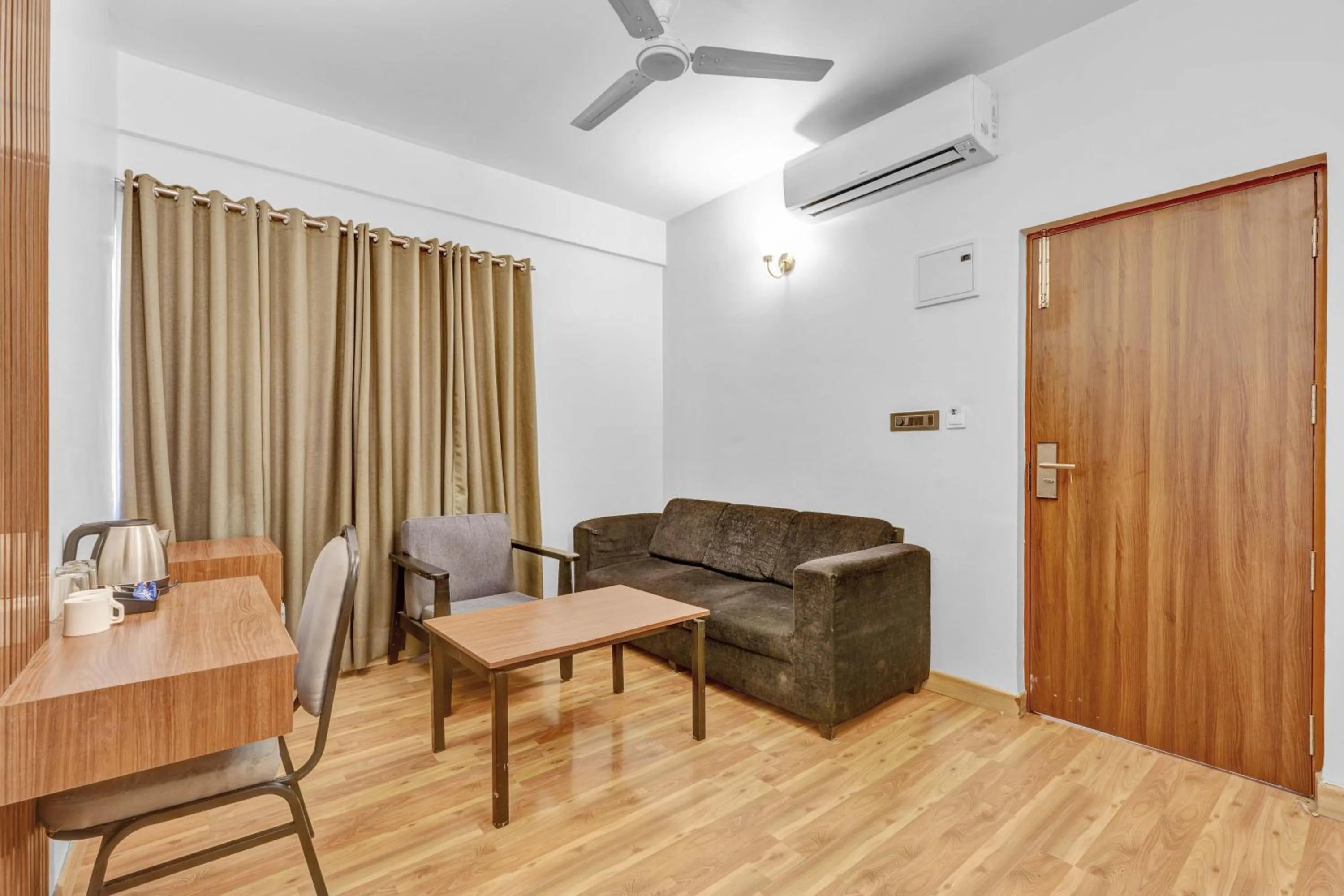 Living room in UPAR Hotels Indiranagar