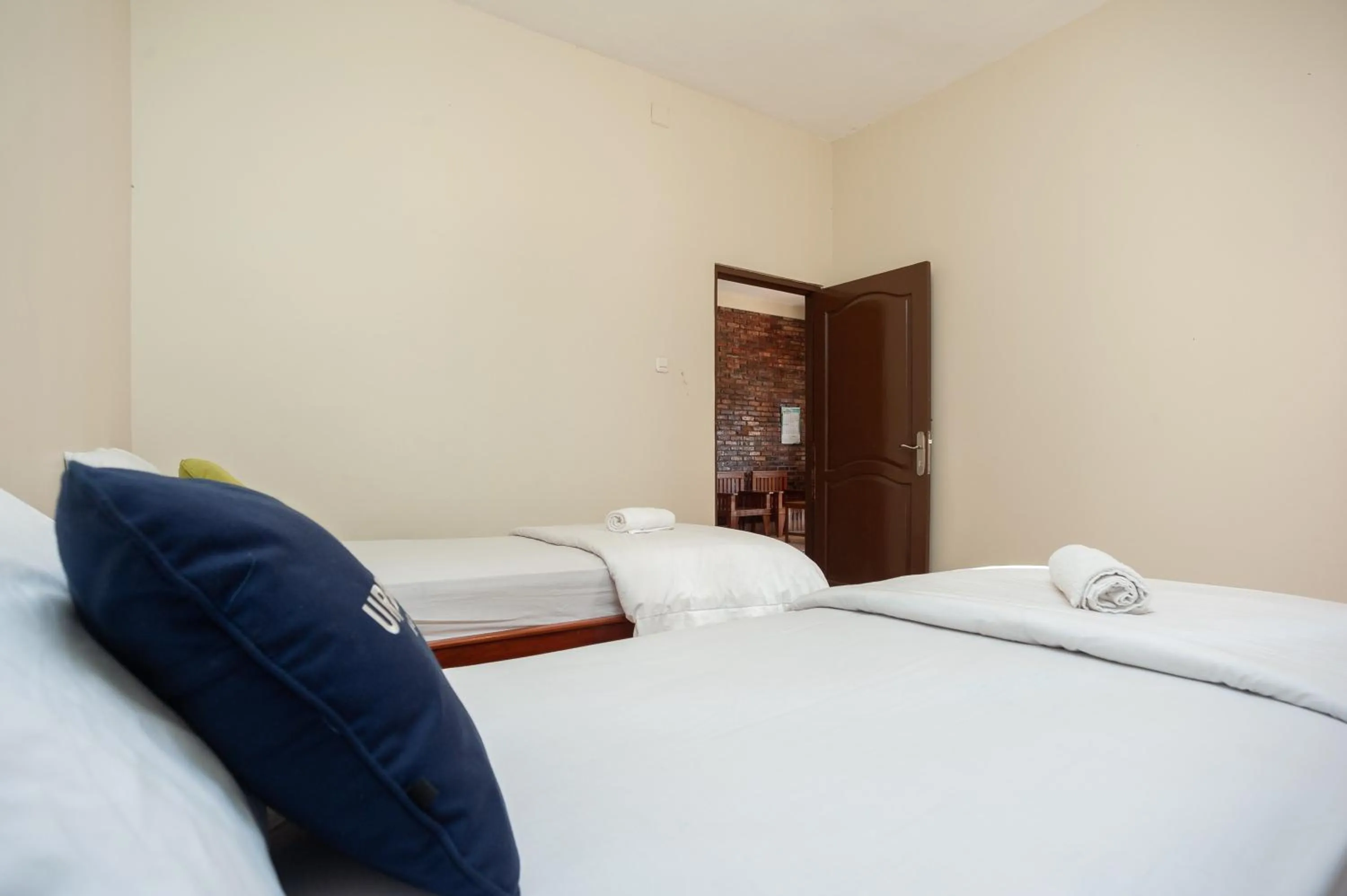 Bedroom, Bed in Urbanview Hotel Syariah Insani Cisarua Puncak
