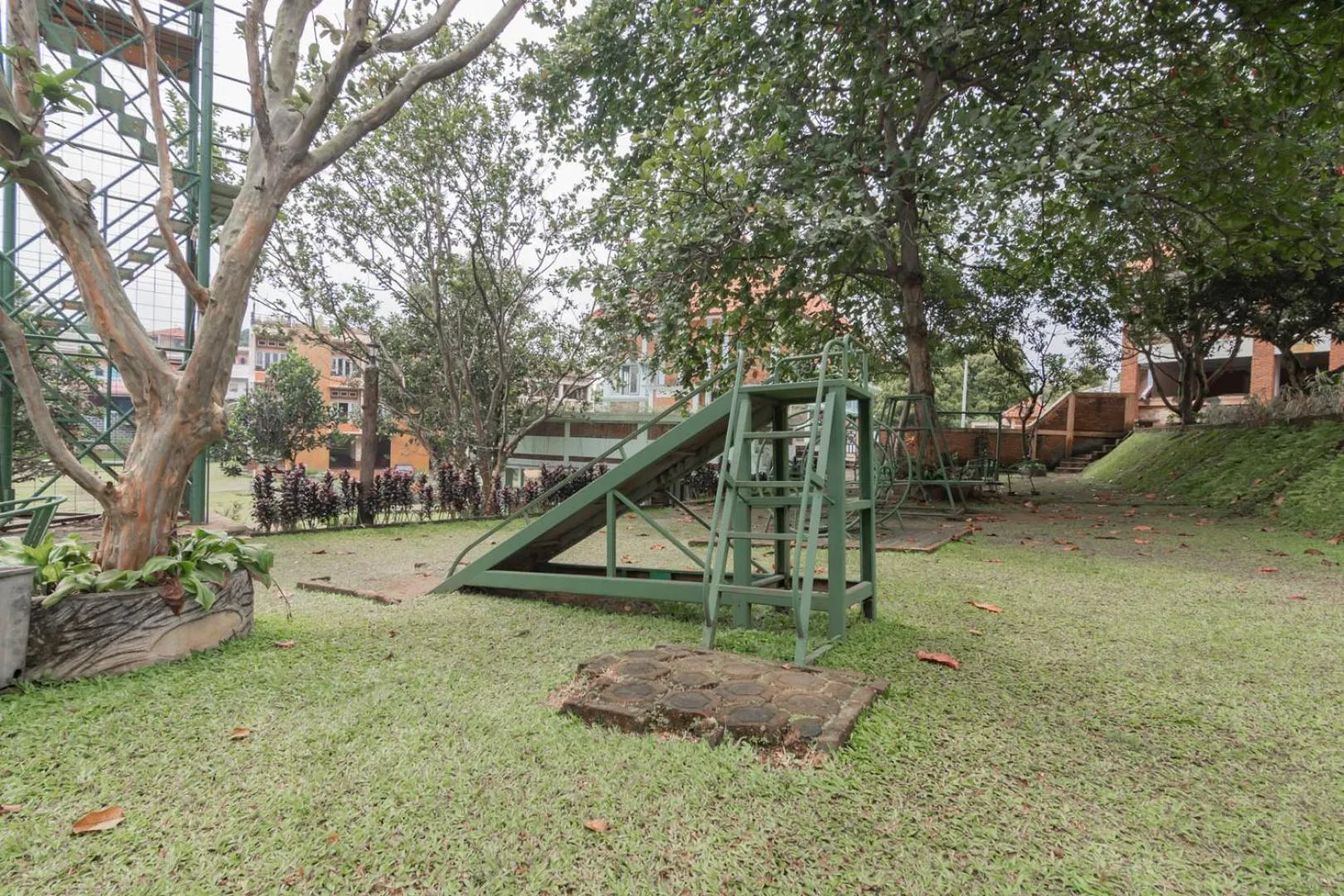 Garden view in Urbanview Hotel Syariah Insani Cisarua Puncak