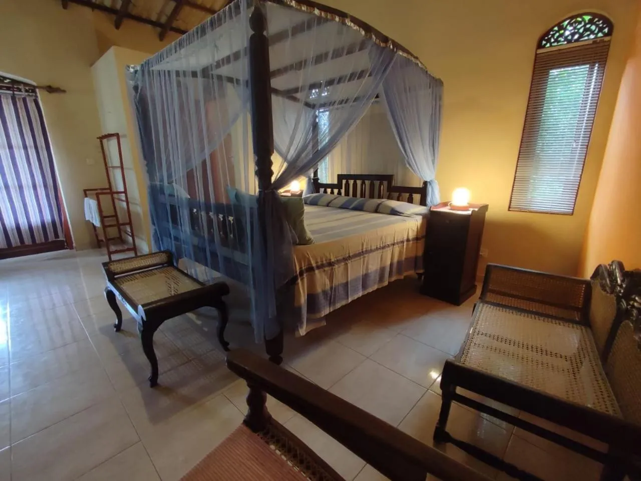 Bed in Swarnapaya résidence