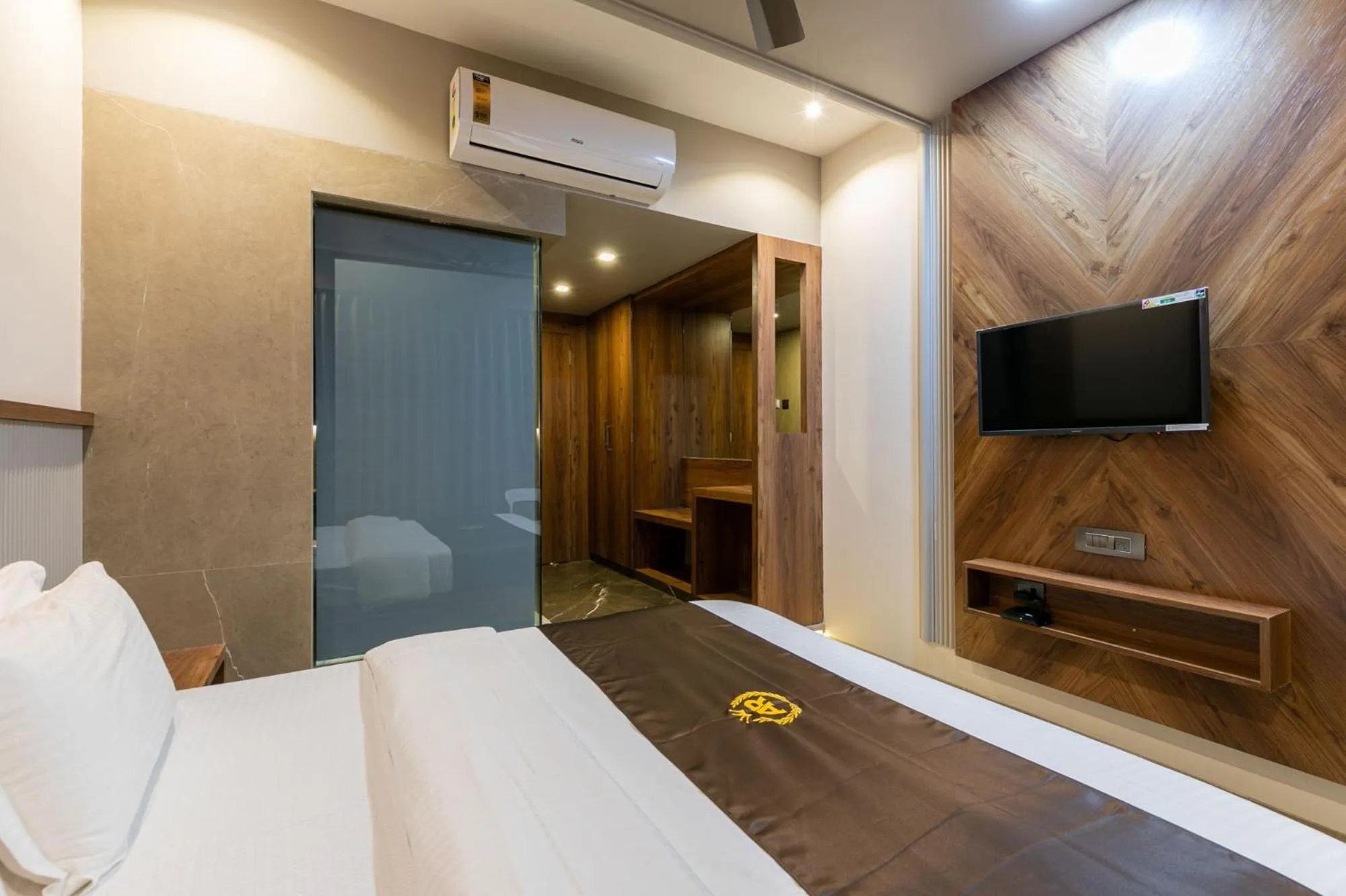 Bed in Hotel AR Residency