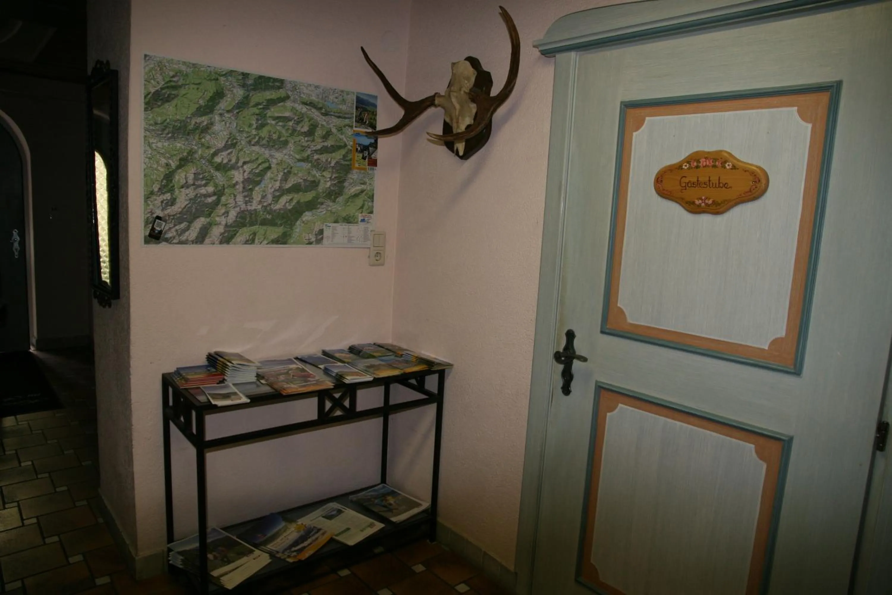 Communal lounge/ TV room in Das Edelweiss