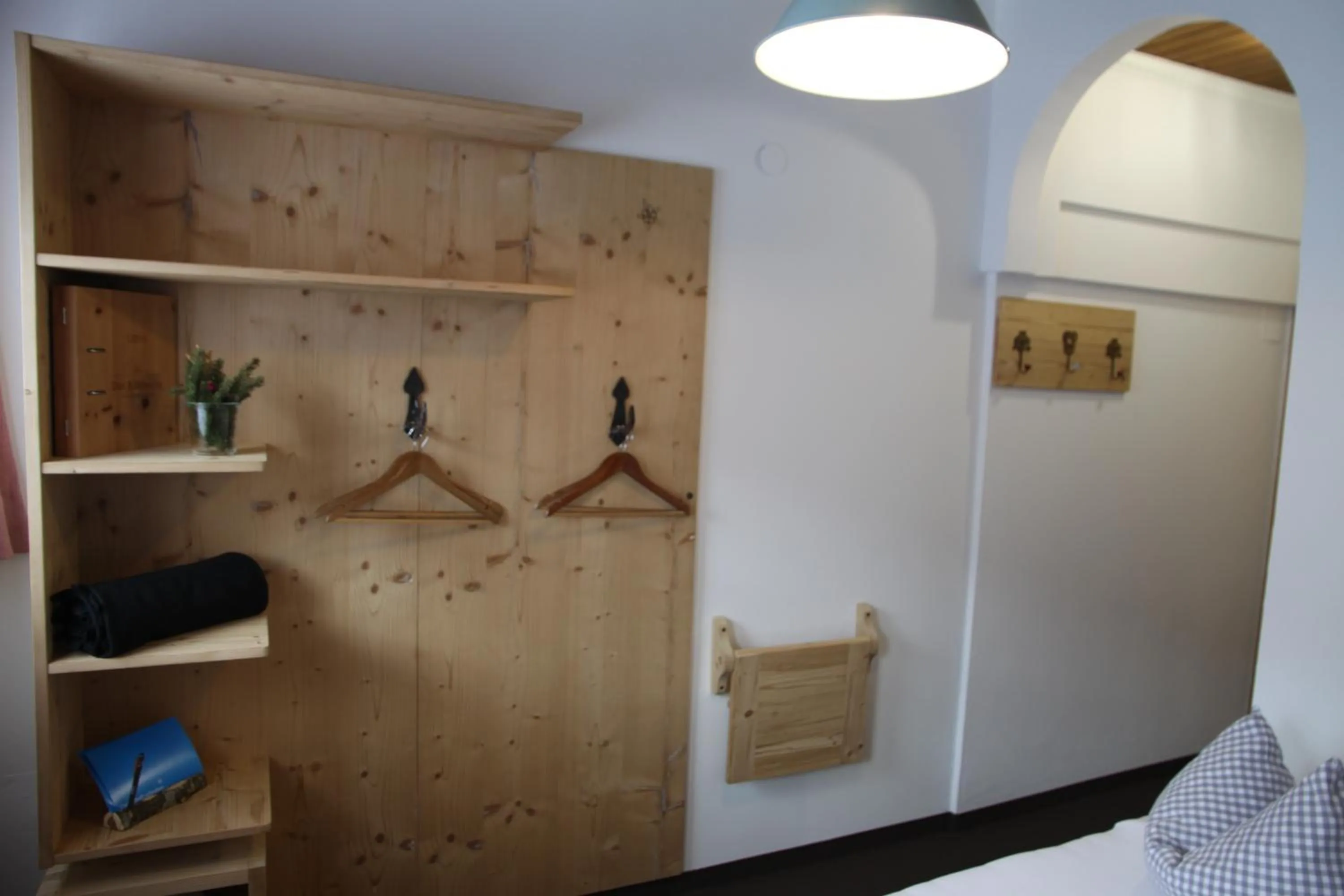 wardrobe in Das Edelweiss