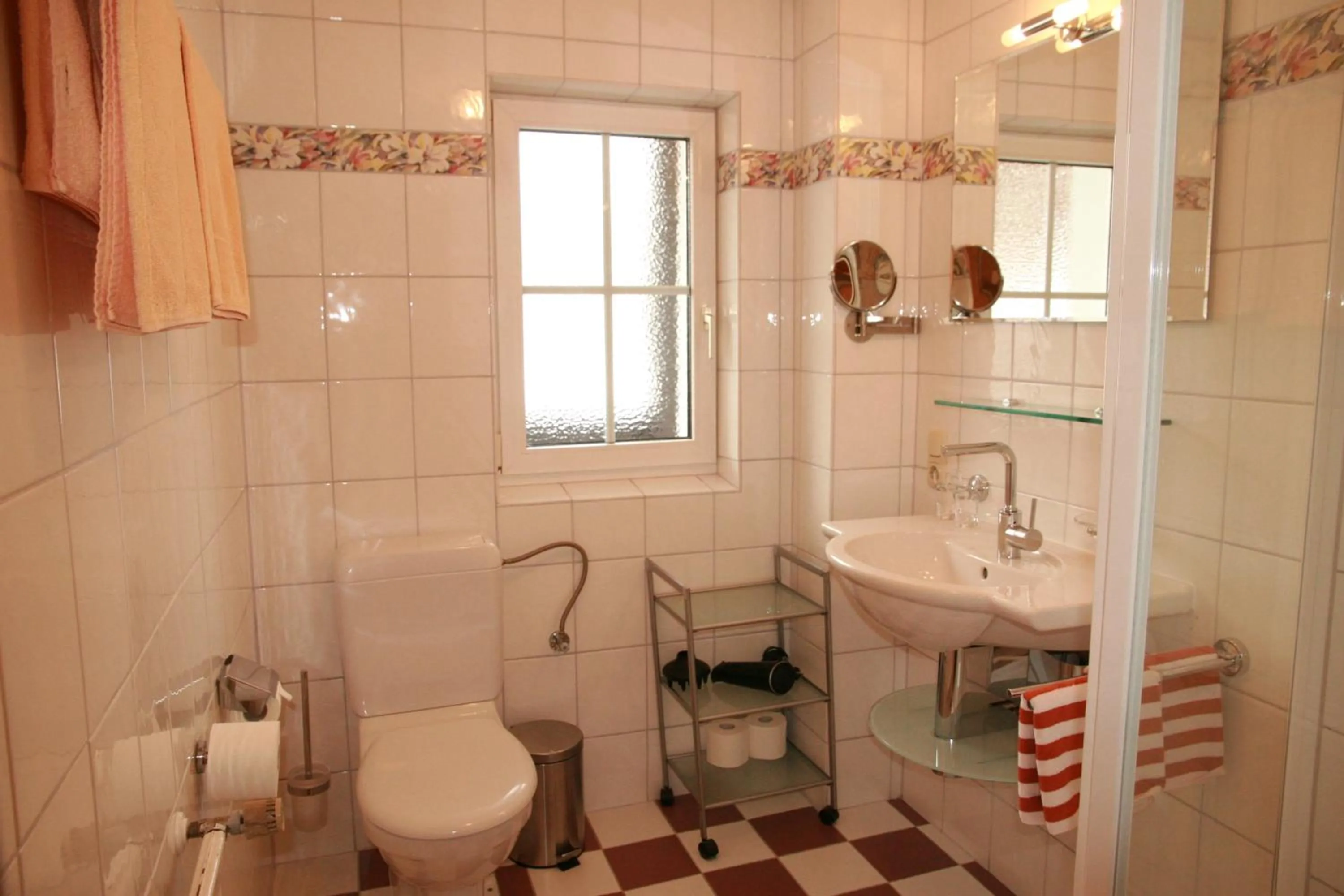Shower in Das Edelweiss