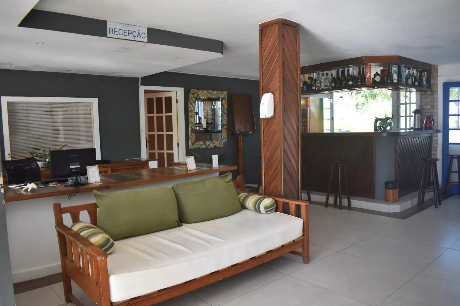 Lounge or bar in Hibiscus Center