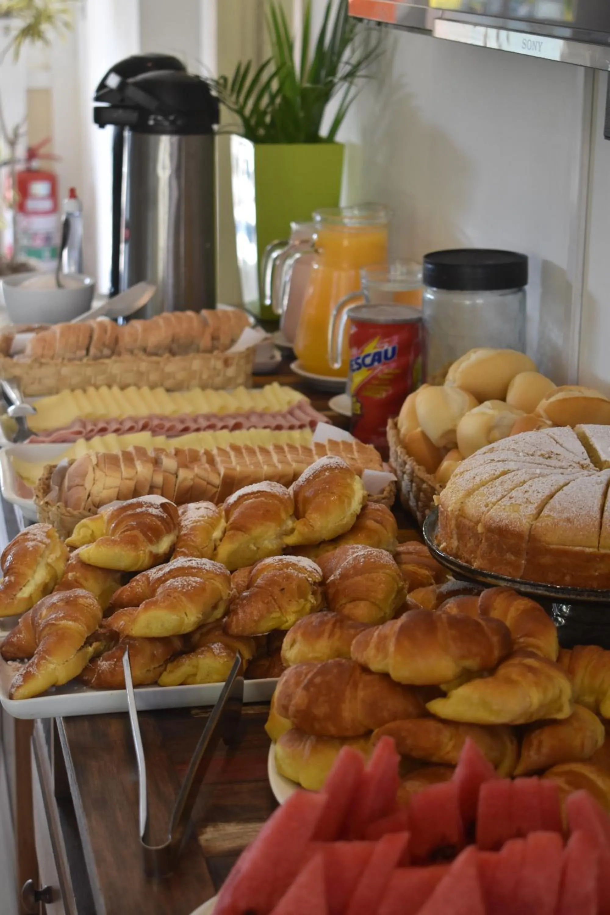 Breakfast in Hibiscus Center