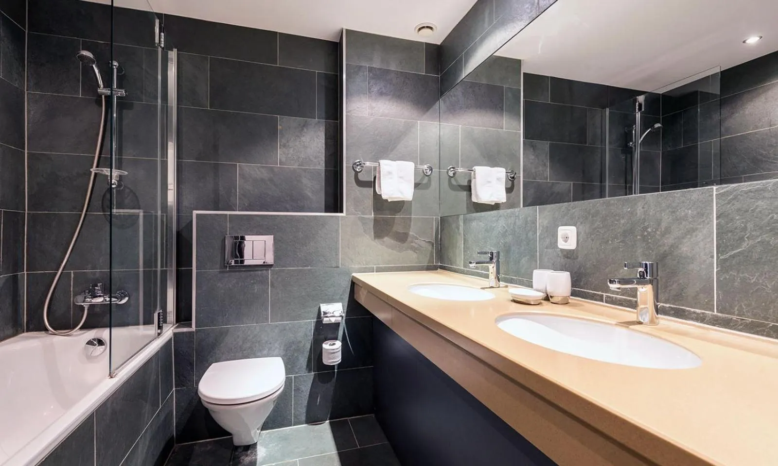 Shower in Hotel Rosanna by Alpeffect Hotels