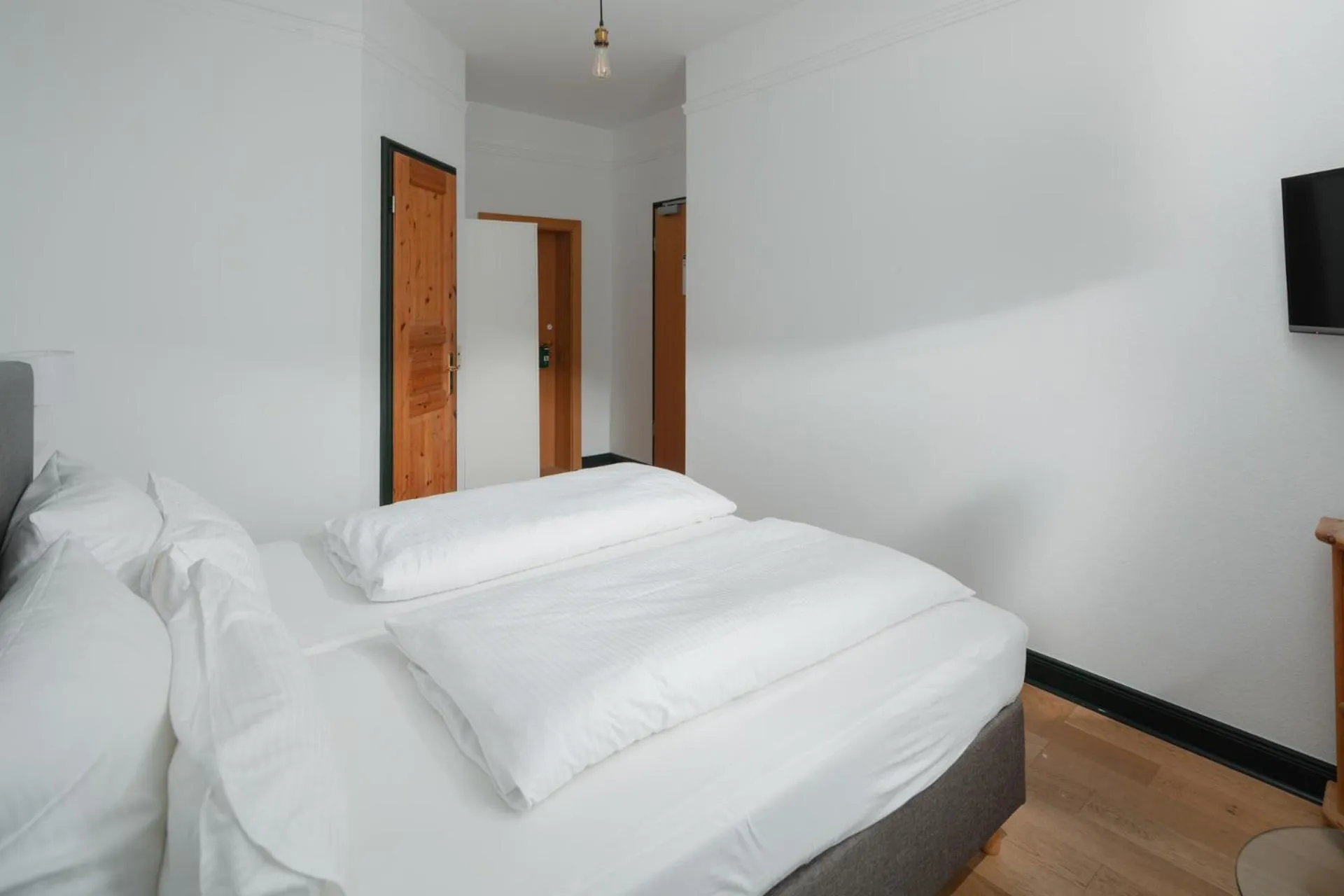 Photo of the whole room, Bed in Logierhaus am Denkmal