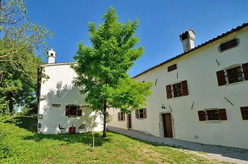 Two-Bedroom Stone House (4 Adults) in Traditional Stone House Kotli Two-Bedroom Stone House (4 Adults) in Traditional Stone House Kotli