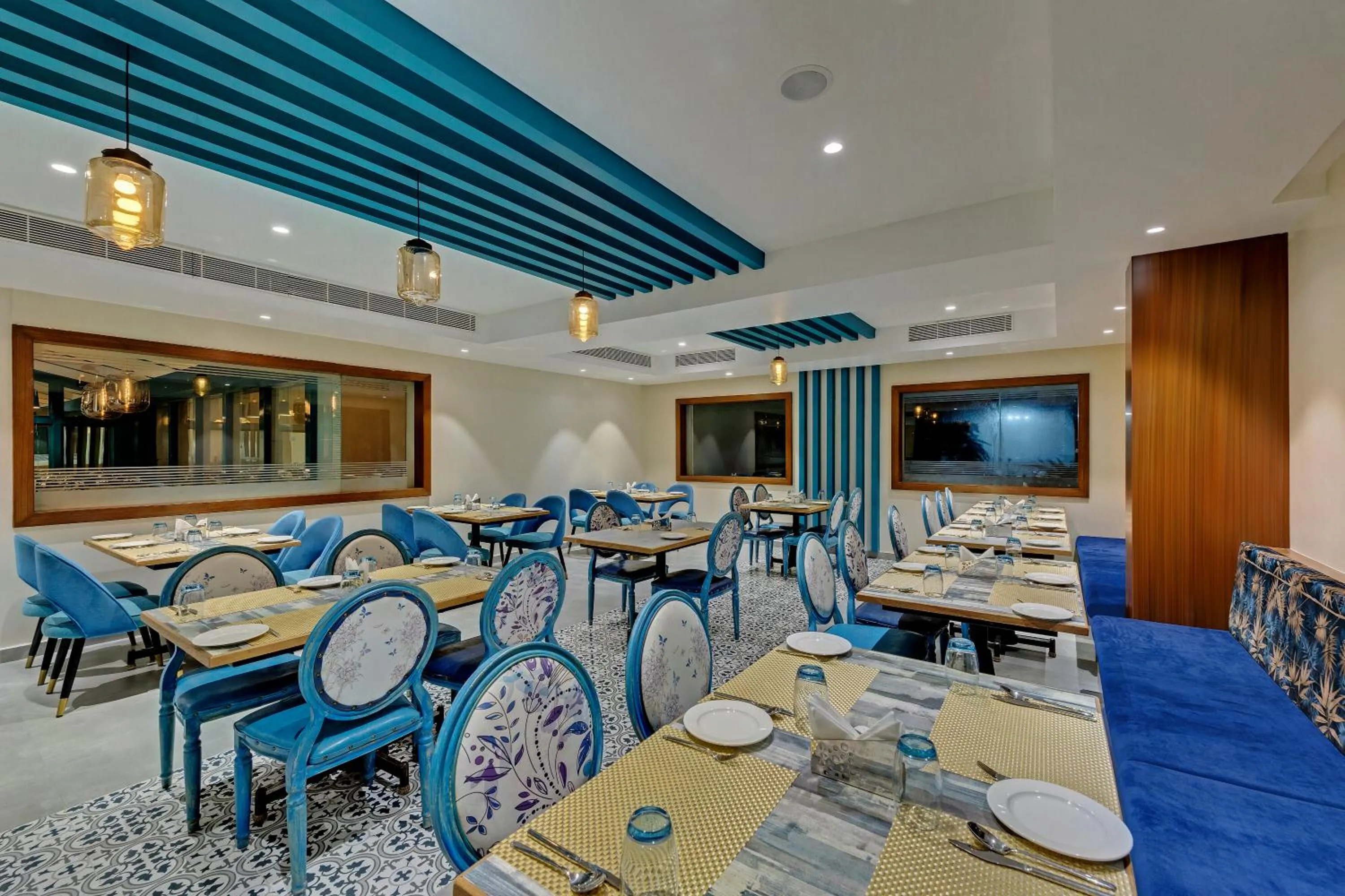 Restaurant/places to eat in The Fern Residency Hubballi