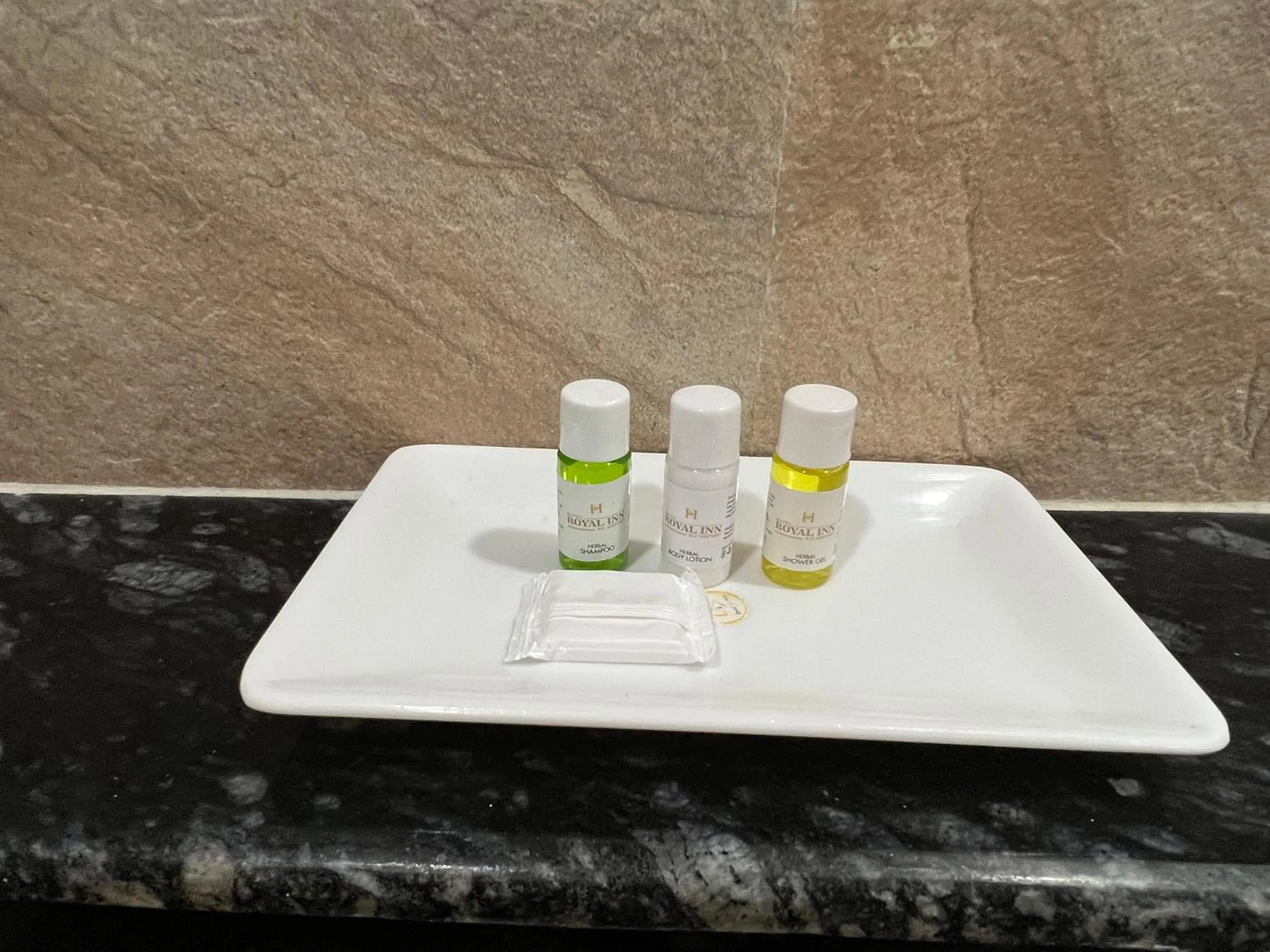 Bathroom in Hotel Royal Inn igi