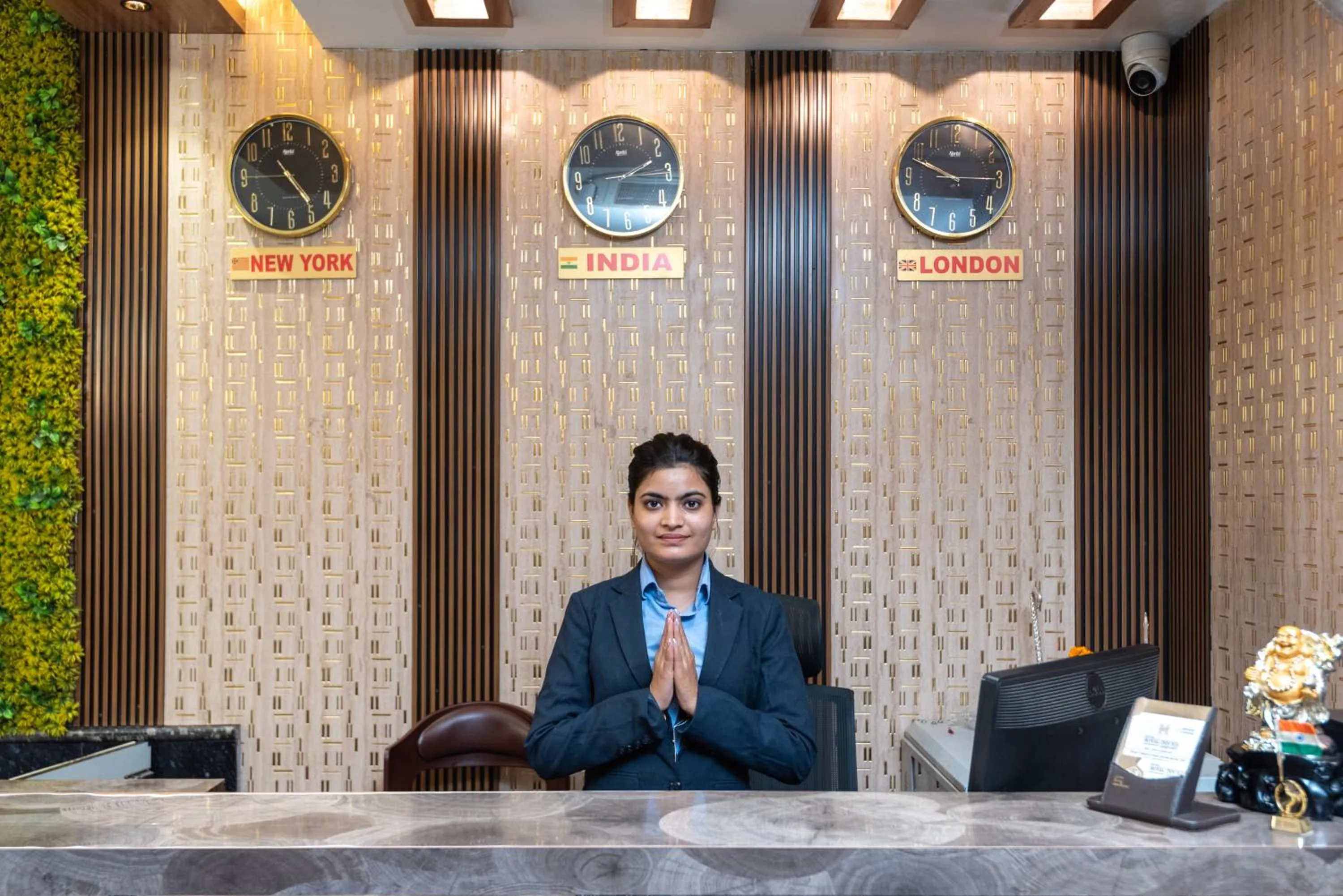 Lobby or reception in Hotel Royal Inn igi