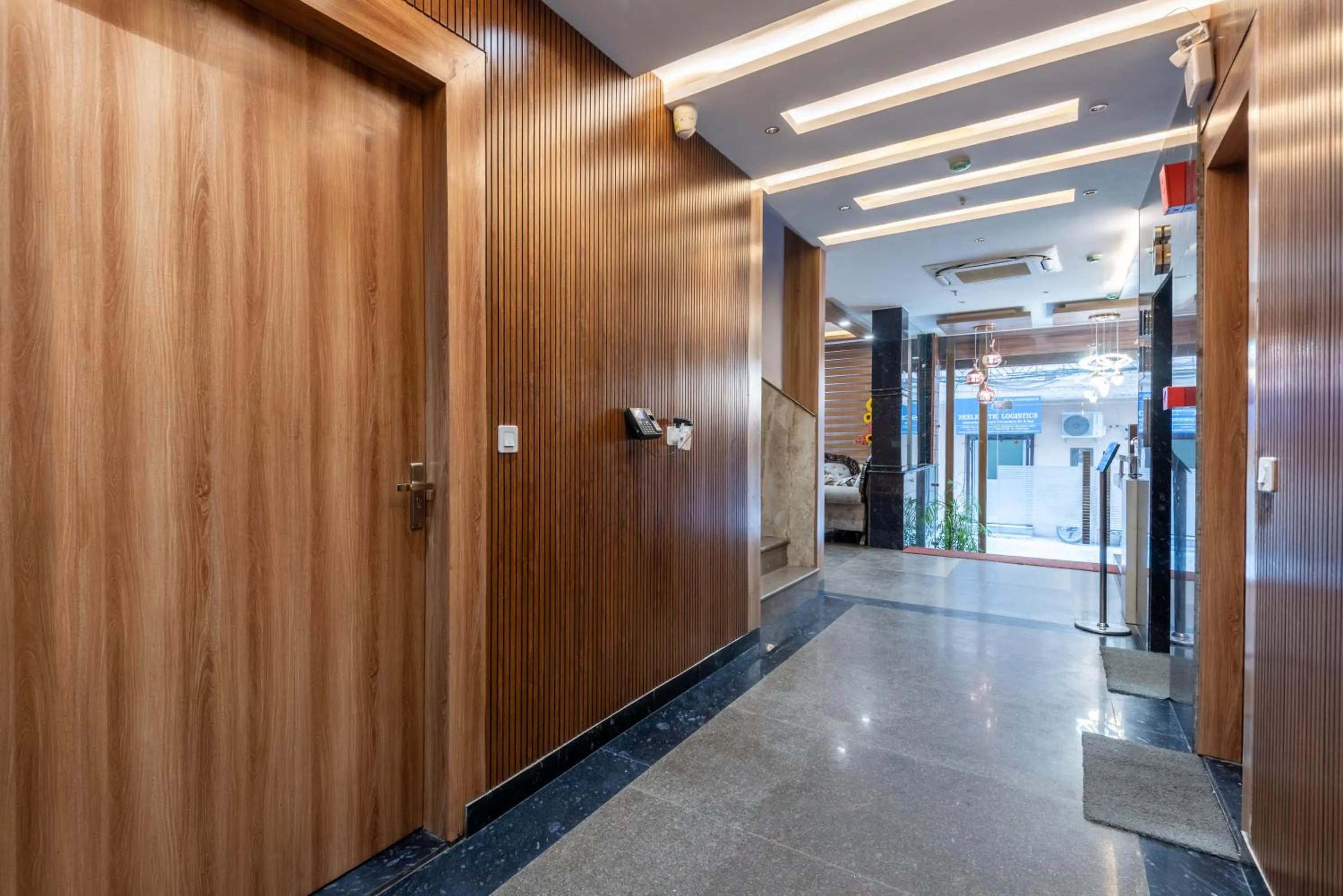 Lobby or reception in Hotel Royal Inn igi