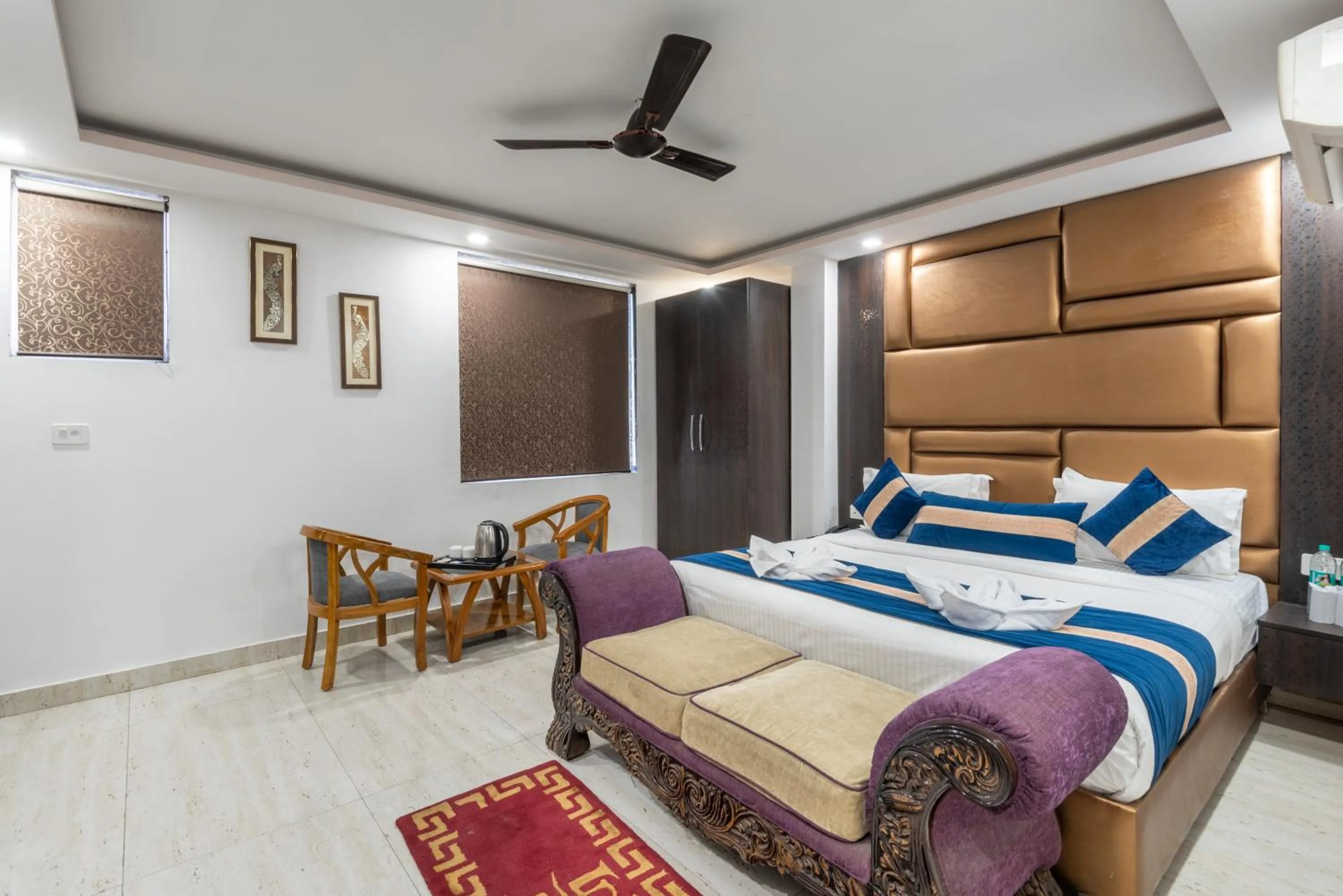 Bedroom, Bed in Hotel Royal Inn igi