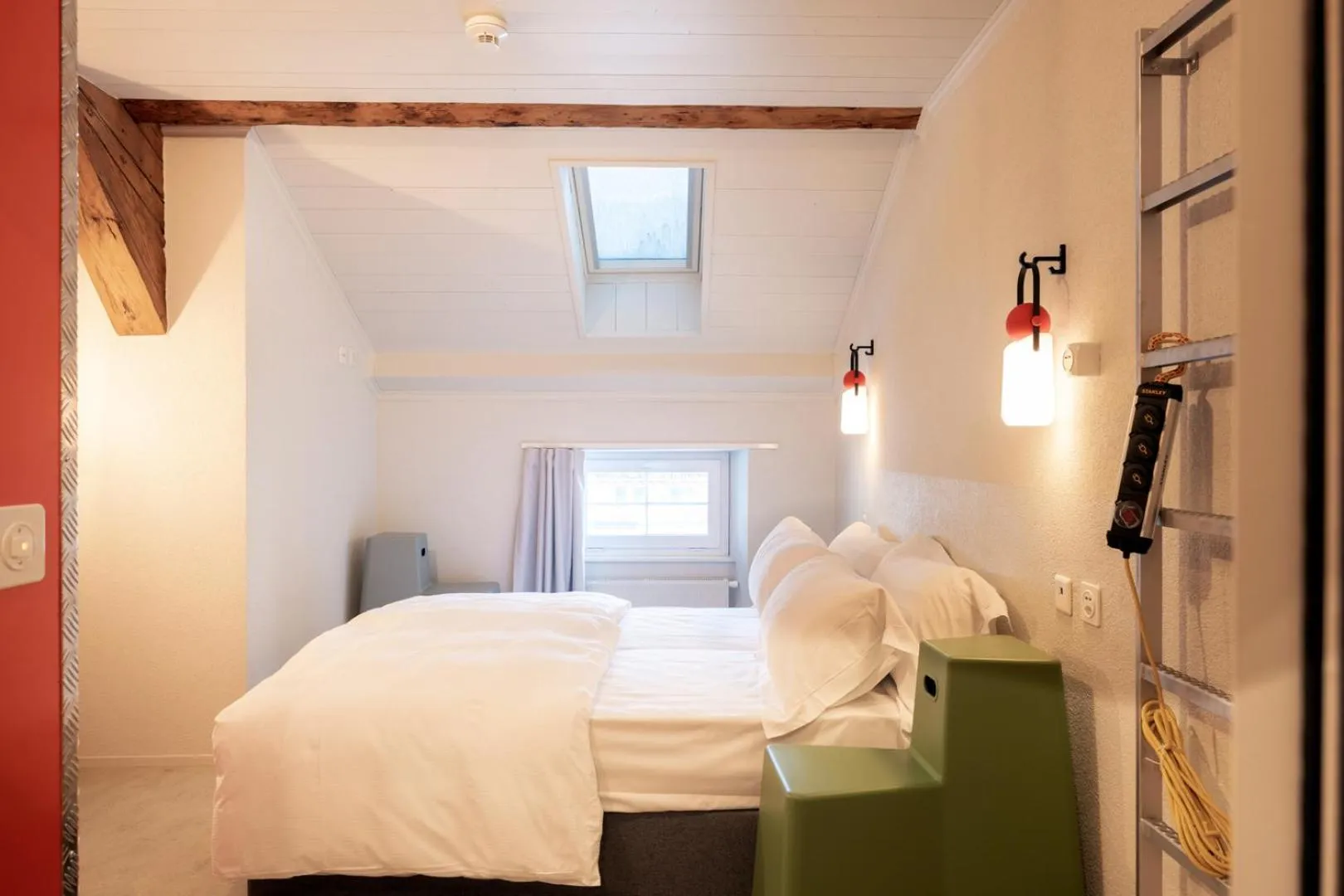 Bed in Peanut Mountain Lodge & Le Communal