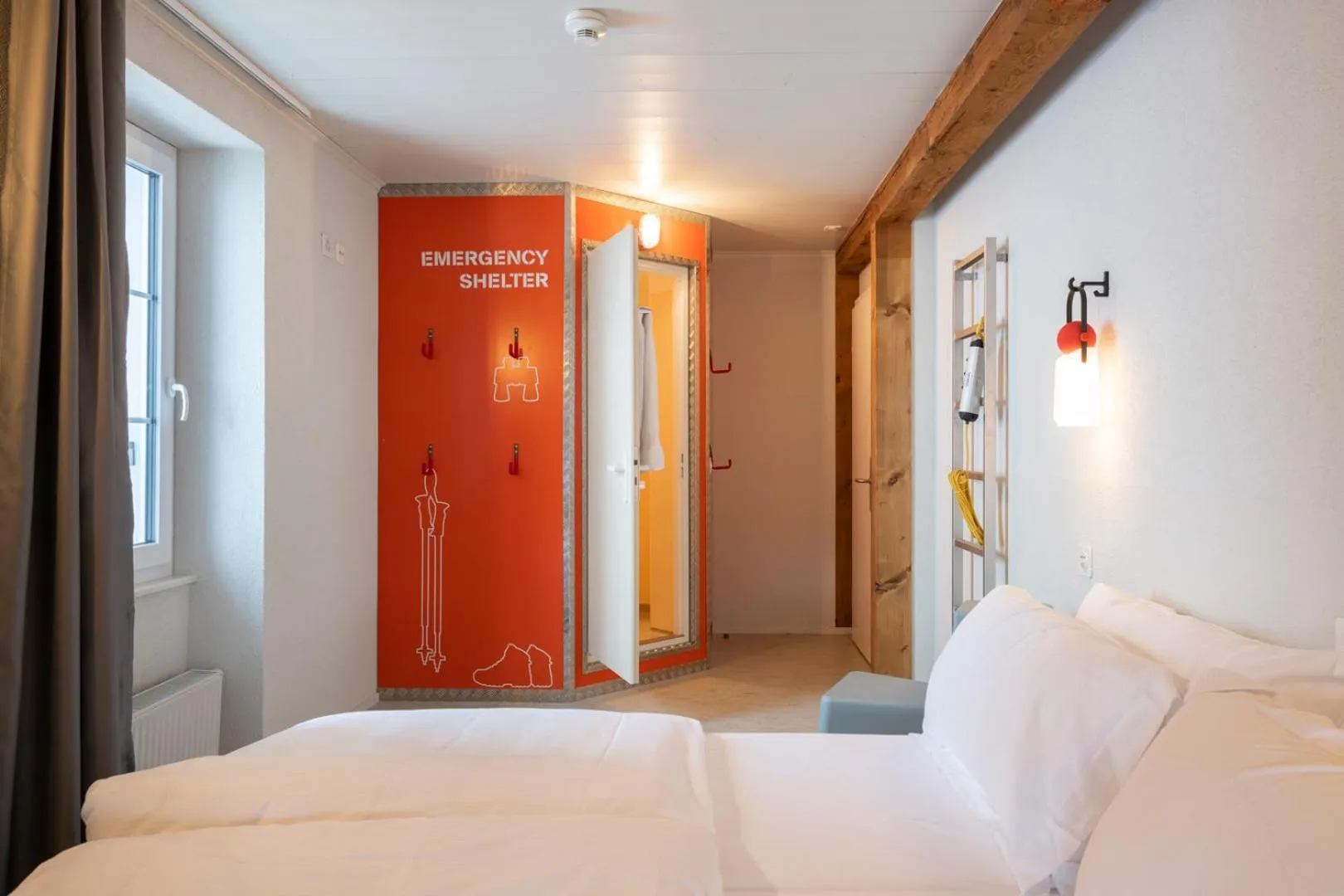 Photo of the whole room in Peanut Mountain Lodge & Le Communal