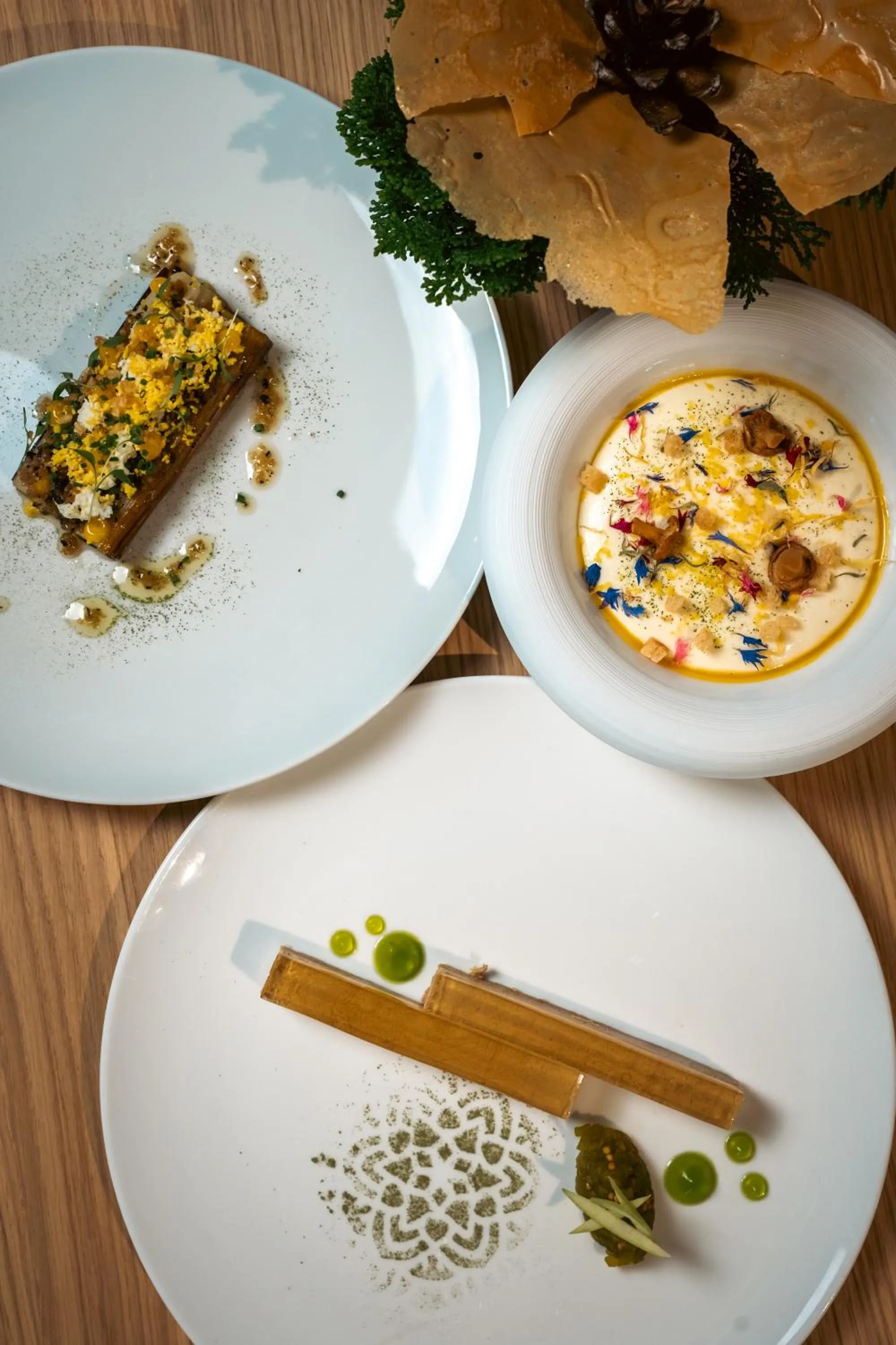 Restaurant/places to eat in Peanut Mountain Lodge & Le Communal