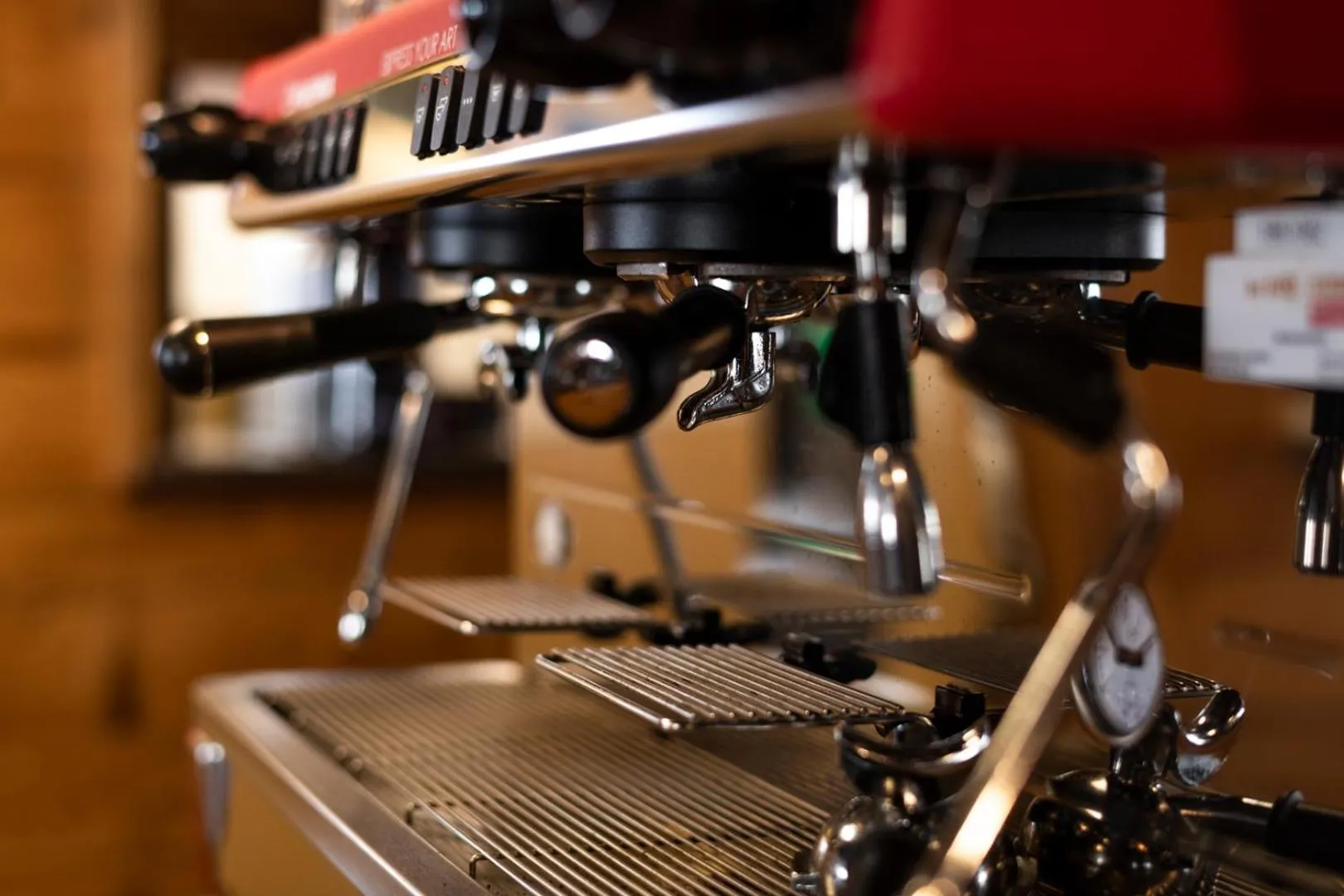 Restaurant/places to eat in Peanut Mountain Lodge & Le Communal