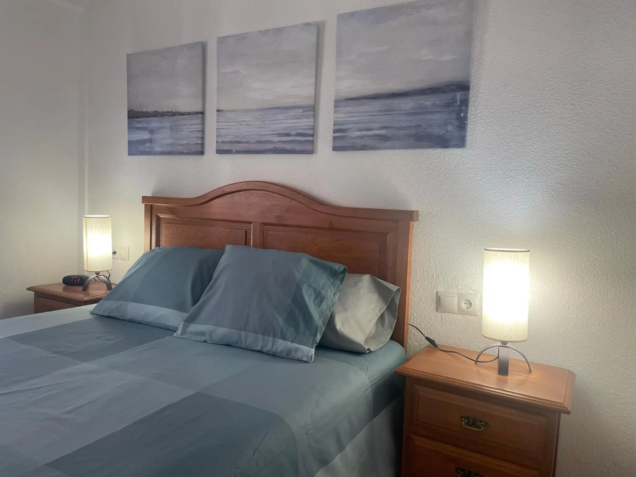 Bedroom, Bed in Hervas Centro Apartamento IDEAL FAMILIAS 6 adultos y 2 niños-