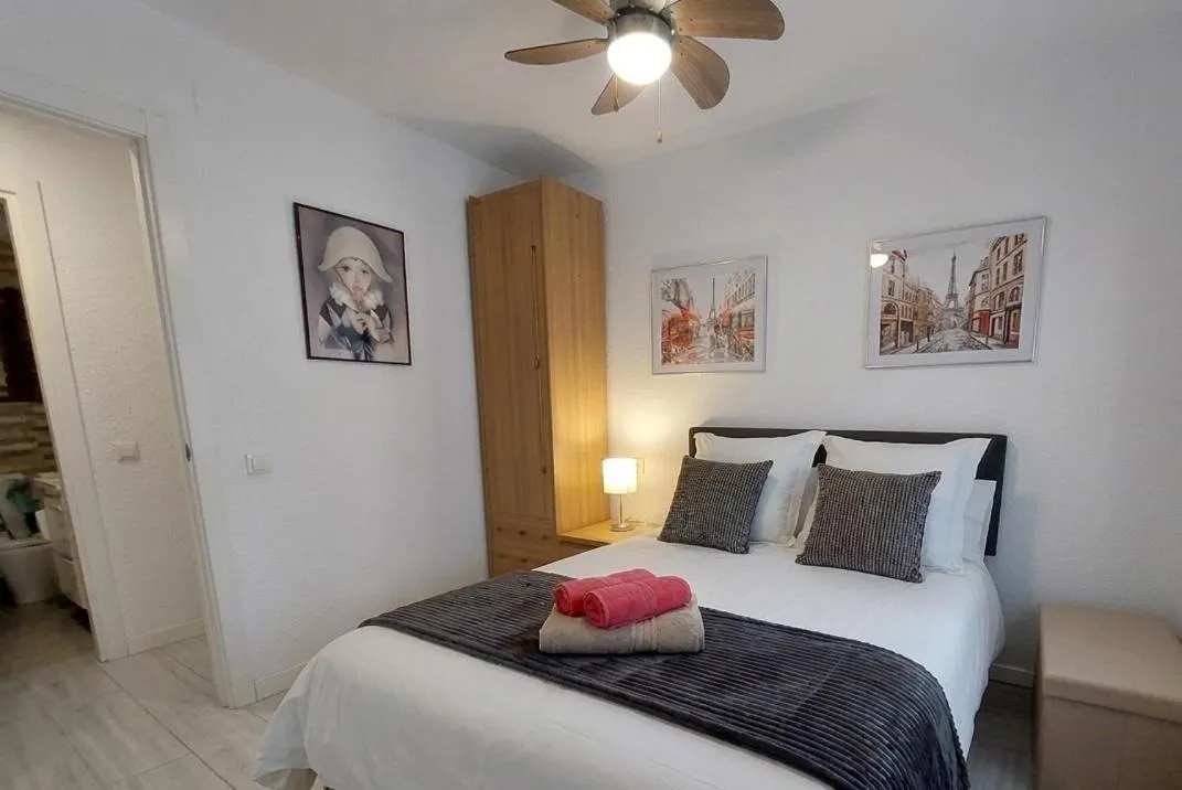 Bed in Hervas Centro Apartamento IDEAL FAMILIAS 6 adultos y 2 niños-