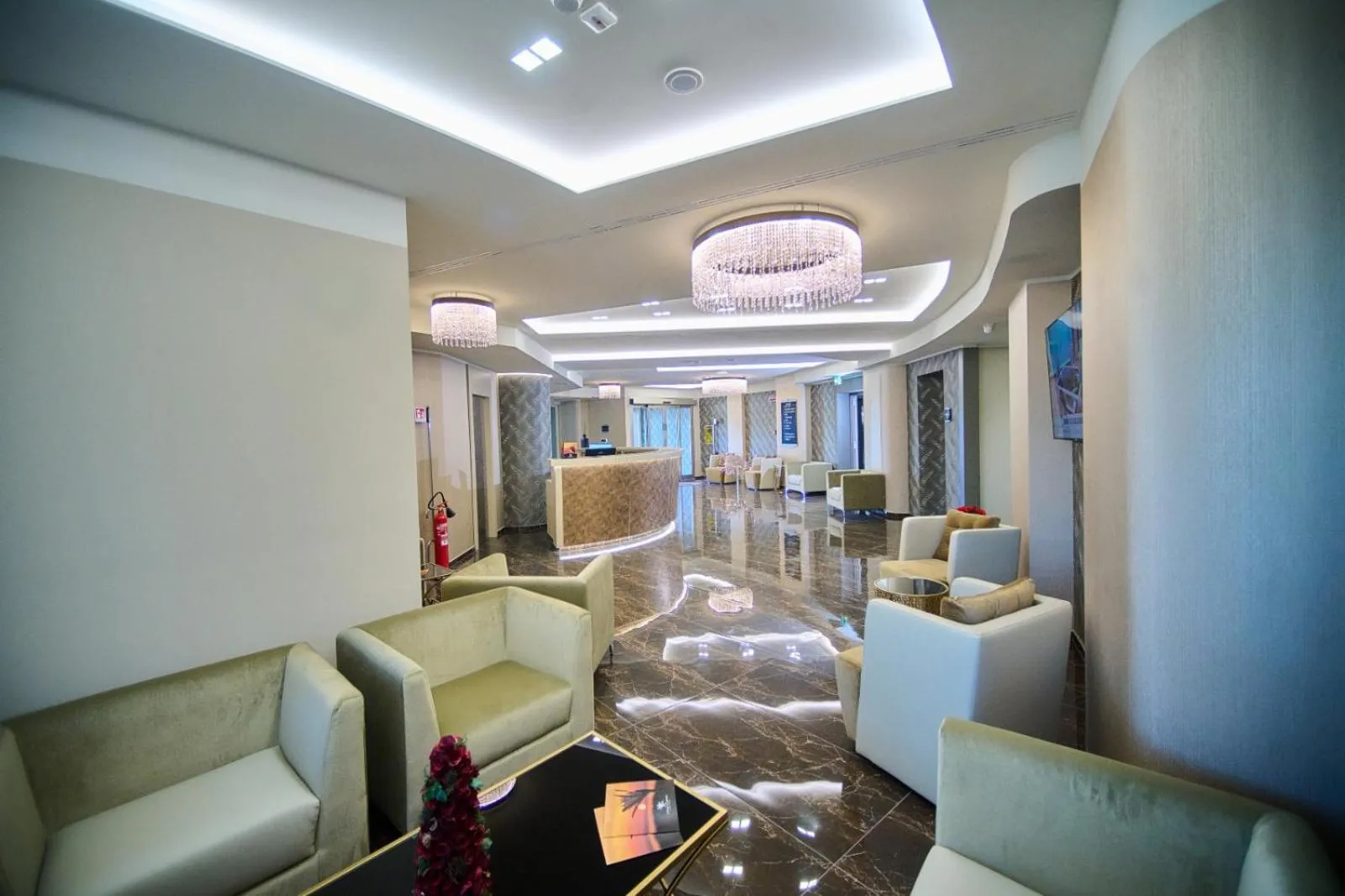 Lobby or reception in PARK HOTEL LE DUNE DI GIOVINO