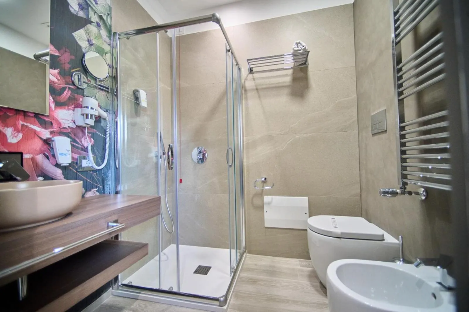 Shower in PARK HOTEL LE DUNE DI GIOVINO