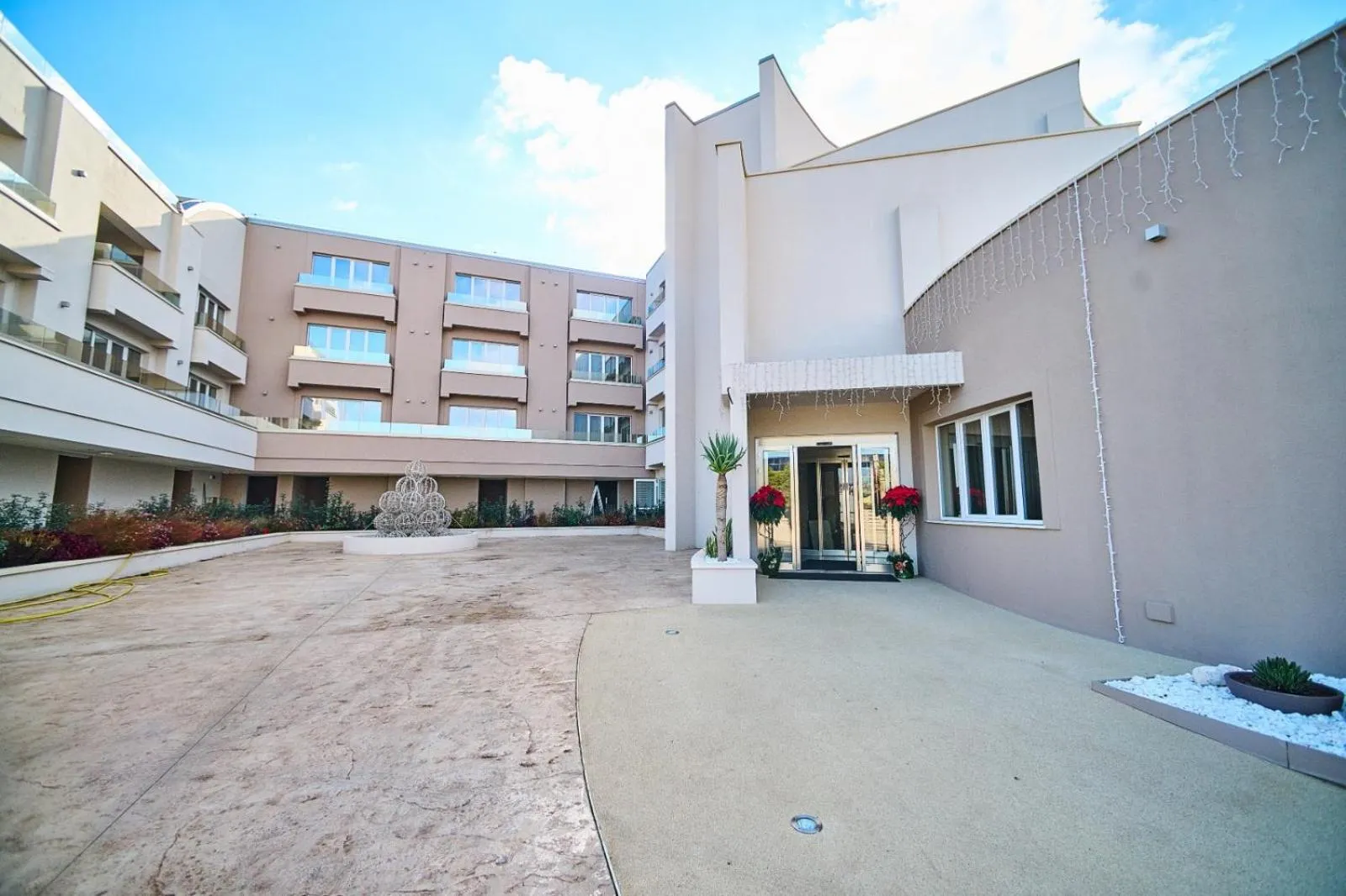 Property building in PARK HOTEL LE DUNE DI GIOVINO