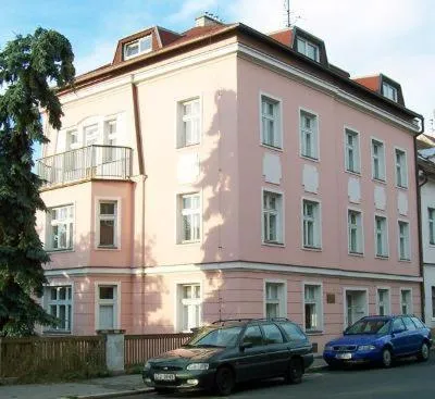 Facade/entrance in Almond