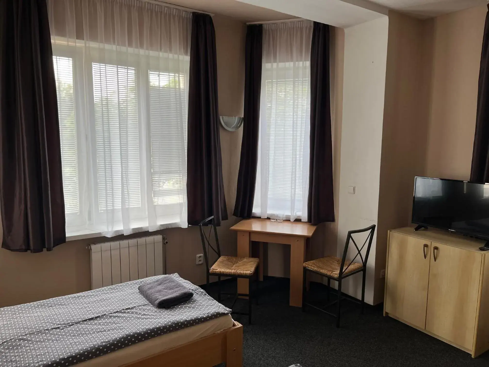 Economy Twin Room - single occupancy in Almond Economy Twin Room - single occupancy in Almond