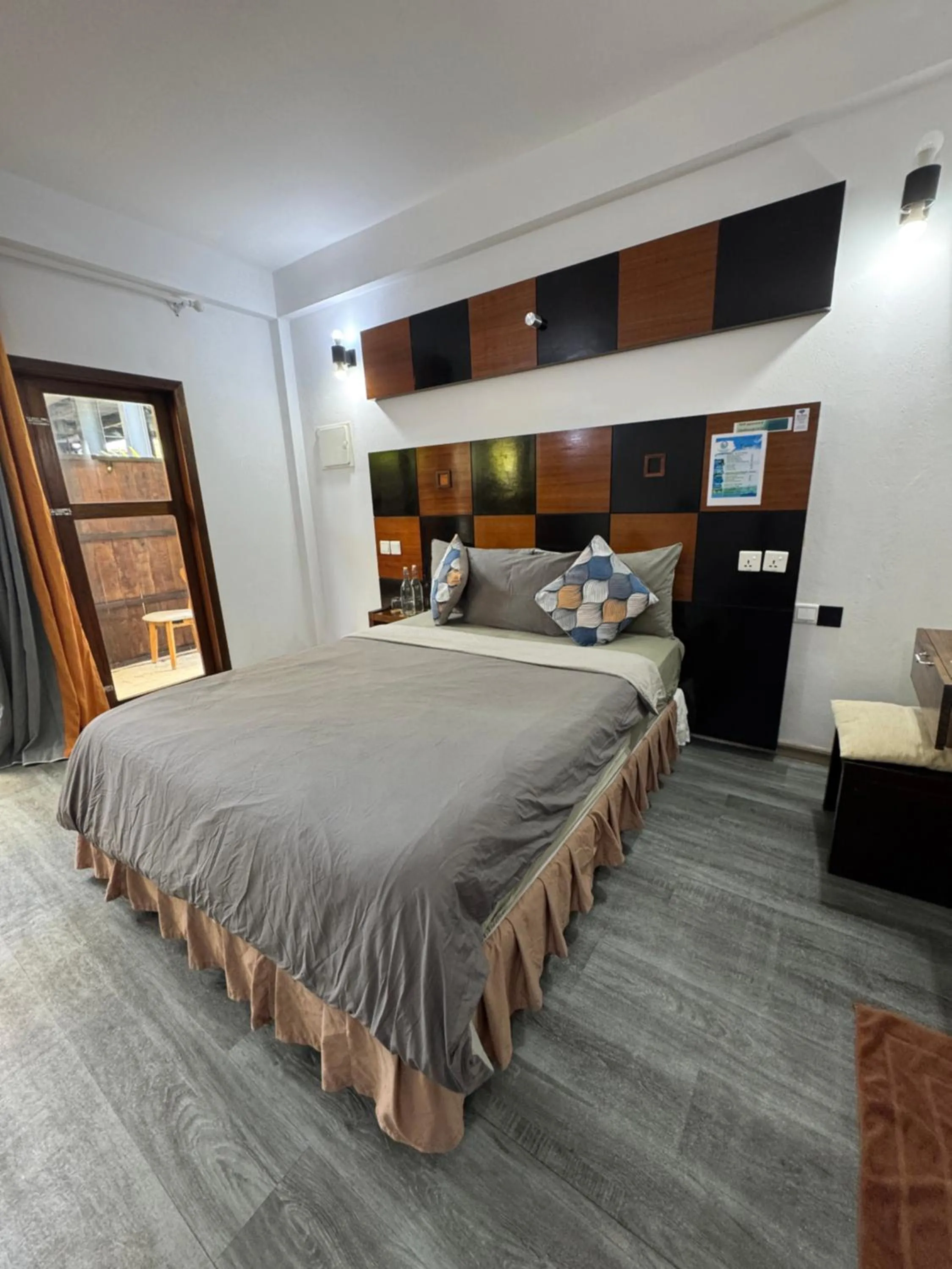 Property building, Bed in Rasdu View Inn