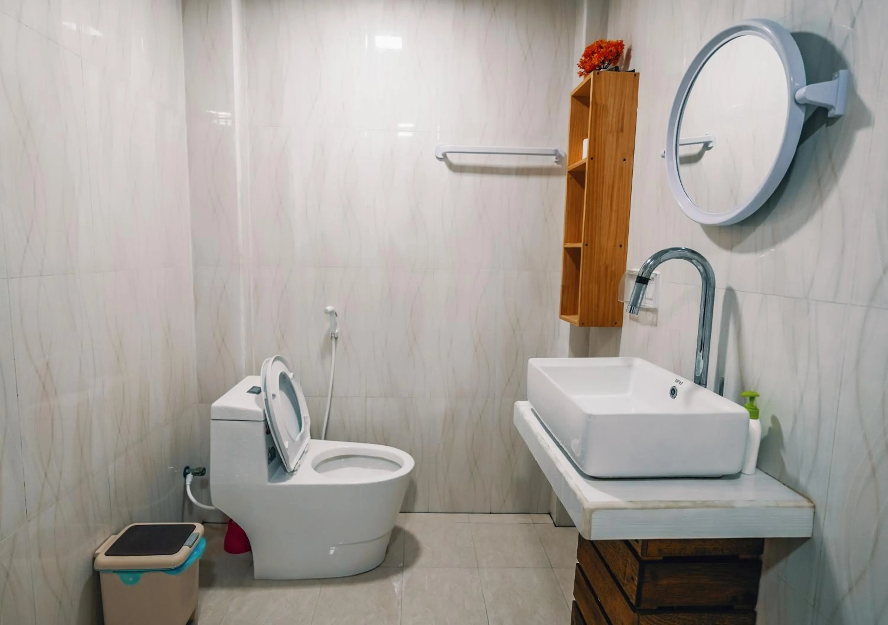 Toilet in Rasdu View Inn