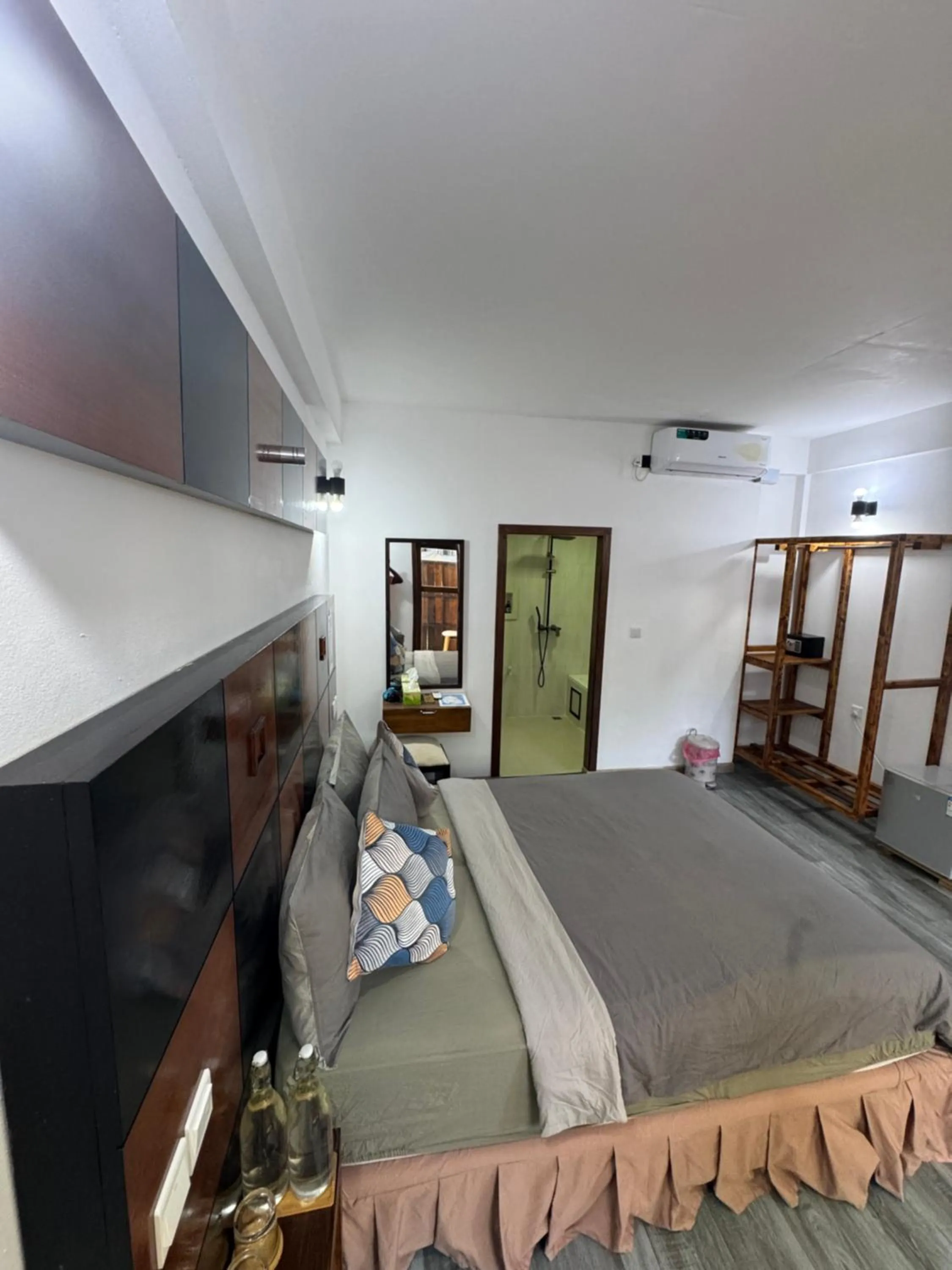 Property building, Bed in Rasdu View Inn