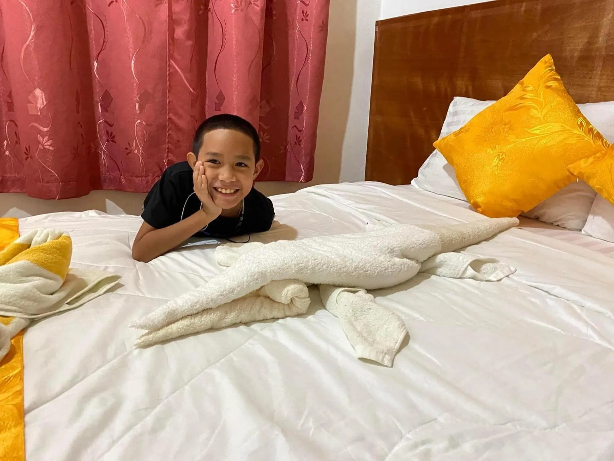 children, Bed in Rasdu View Inn