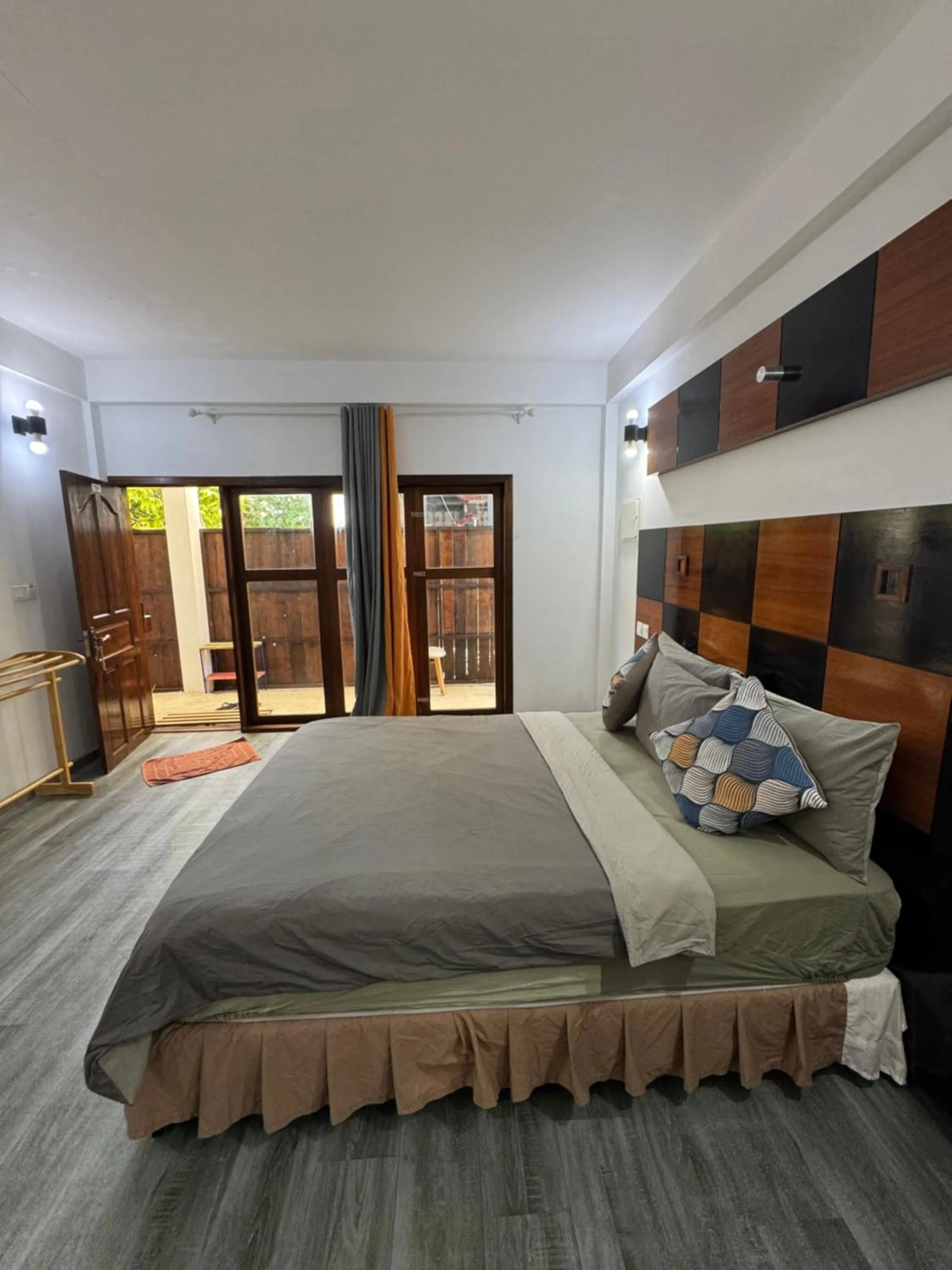 Property building, Bed in Rasdu View Inn