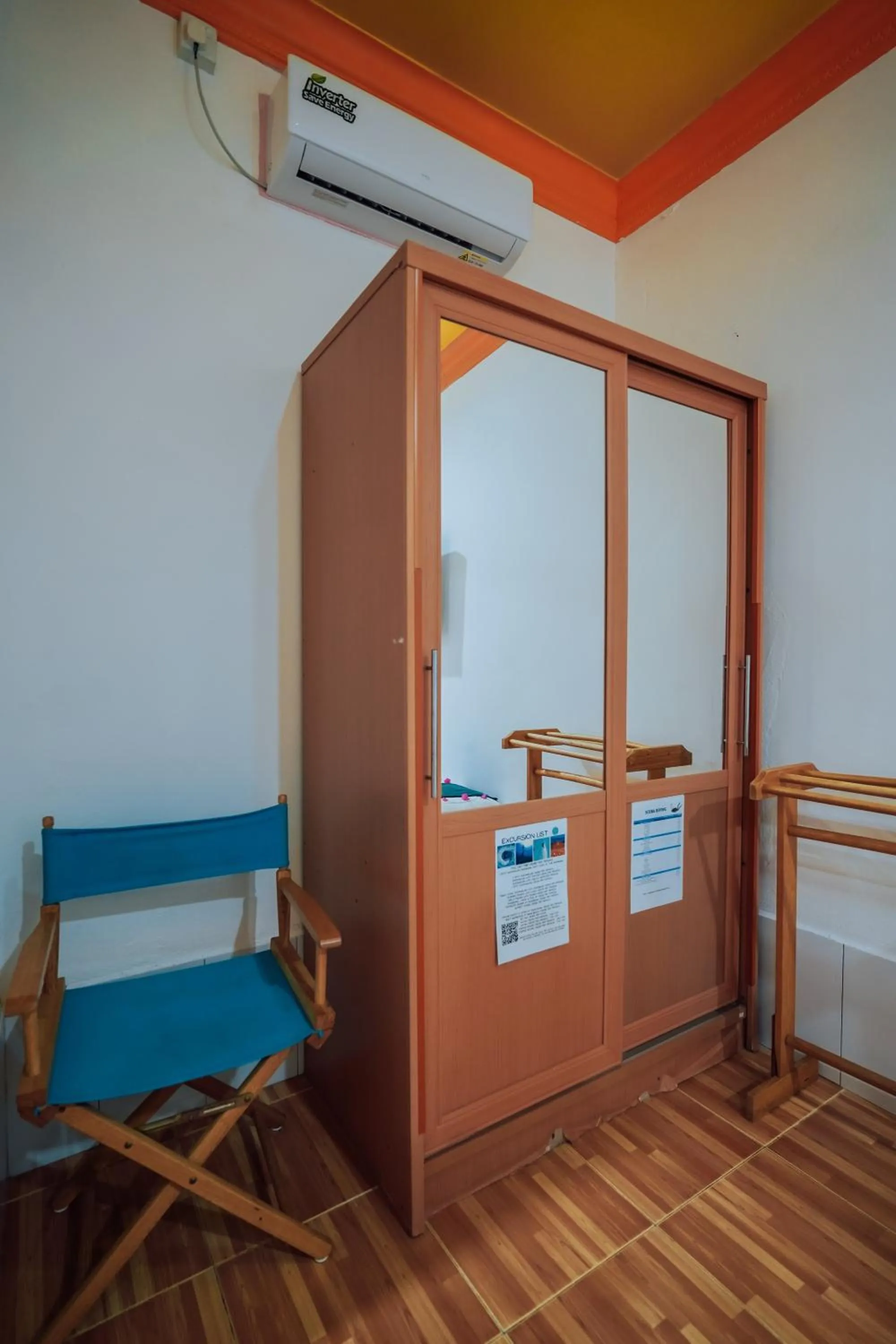 wardrobe in Rasdu View Inn