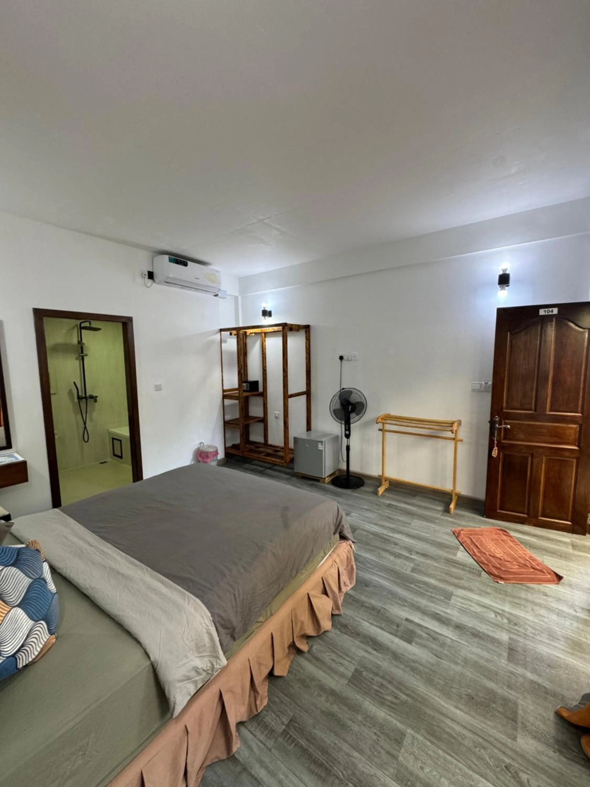 Property building, Bed in Rasdu View Inn