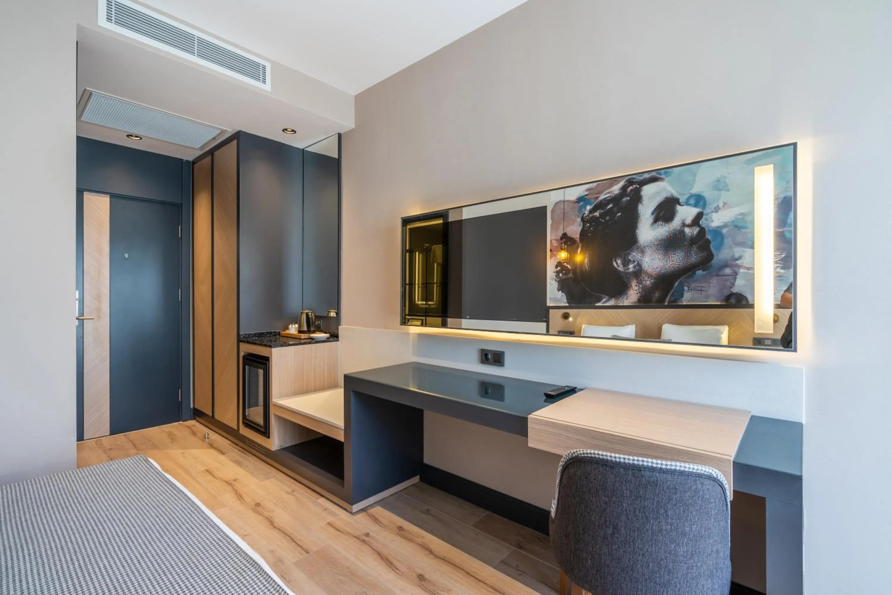 hair dresser in Ni Hotel Lara