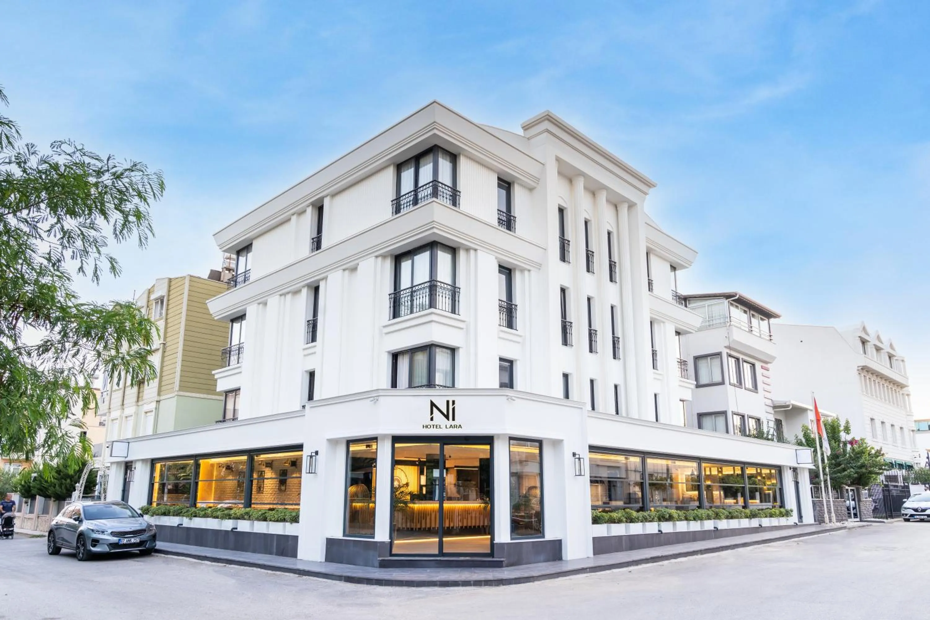 Property building in Ni Hotel Lara