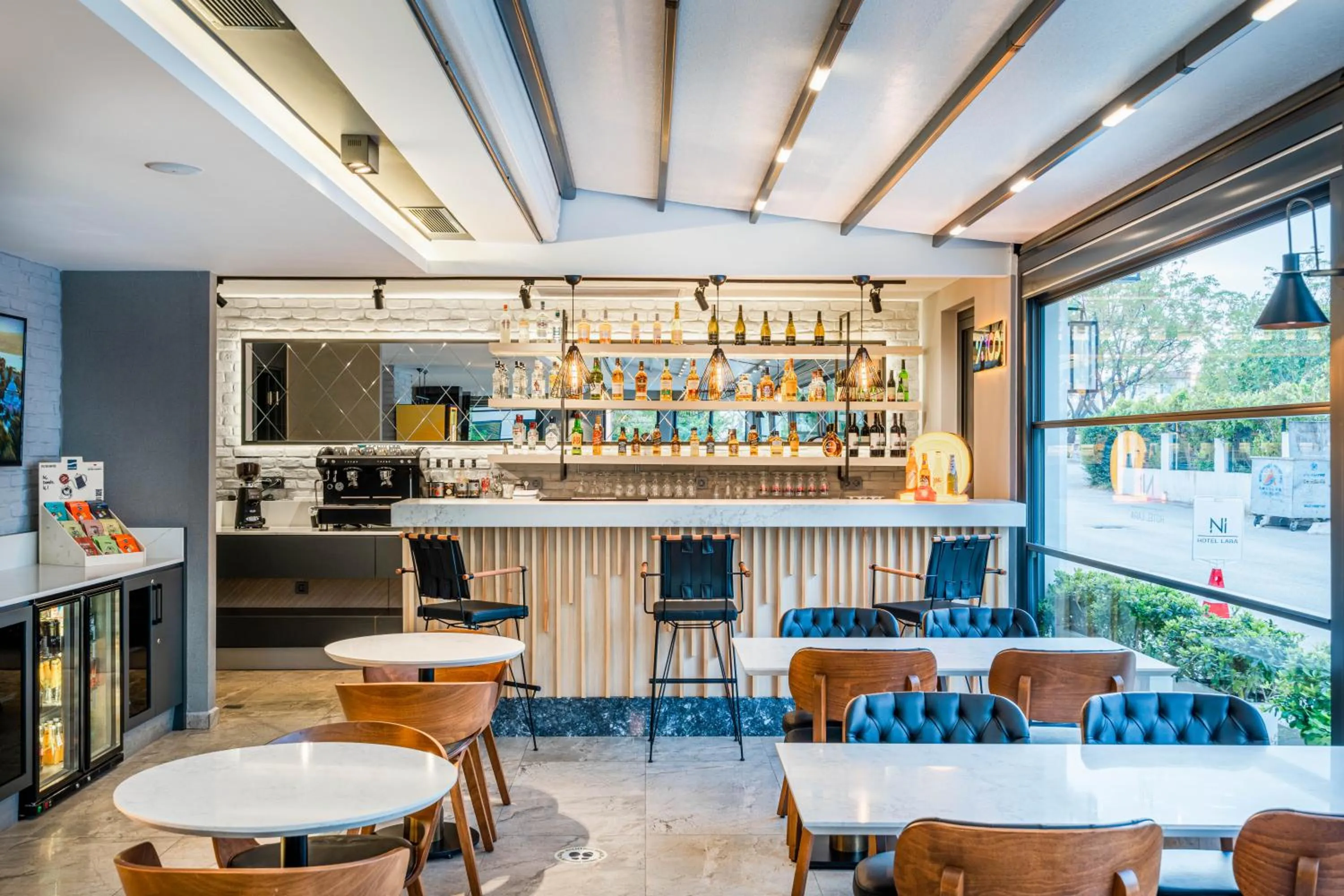 Lounge or bar in Ni Hotel Lara